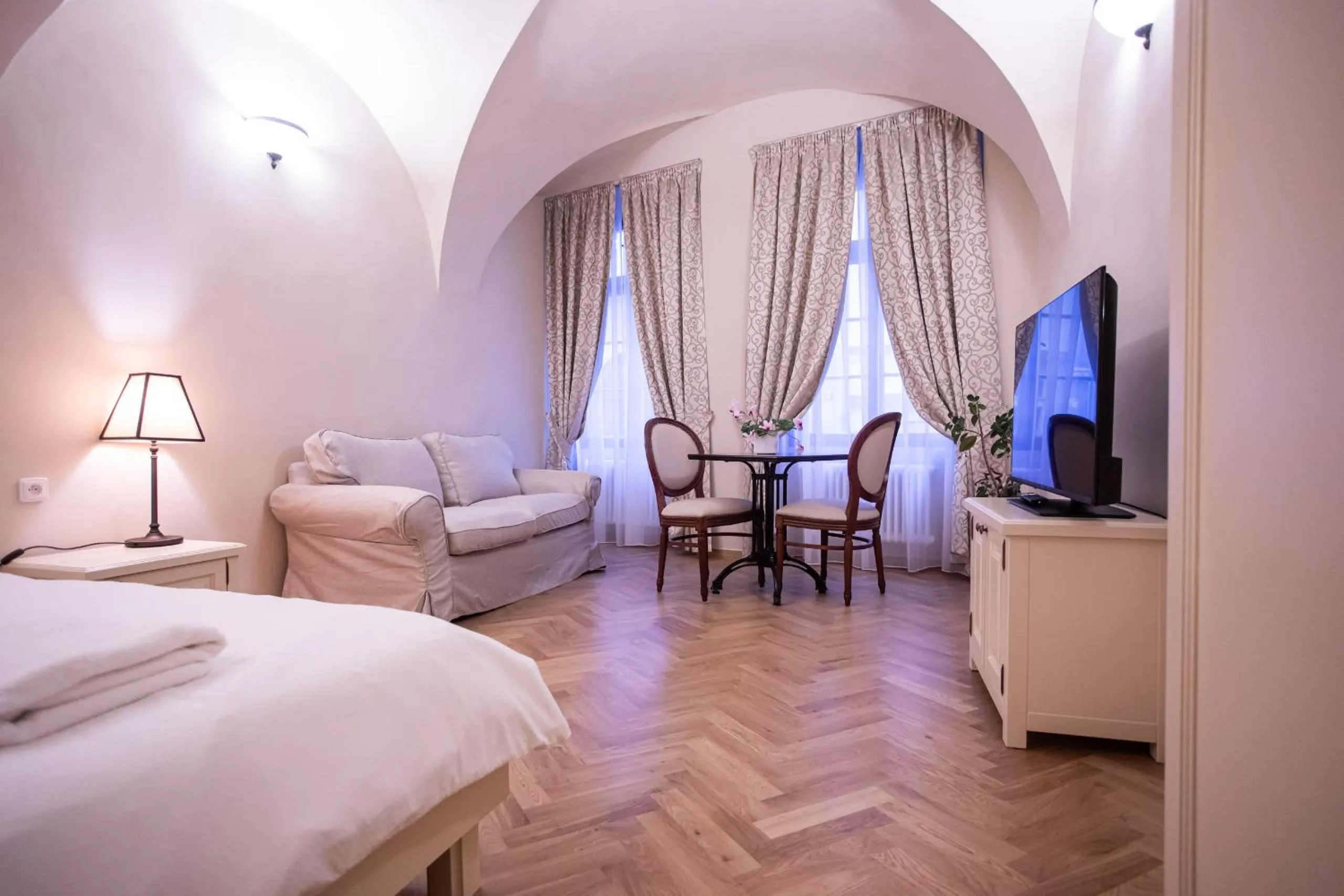 Bed in Residence Thunovska