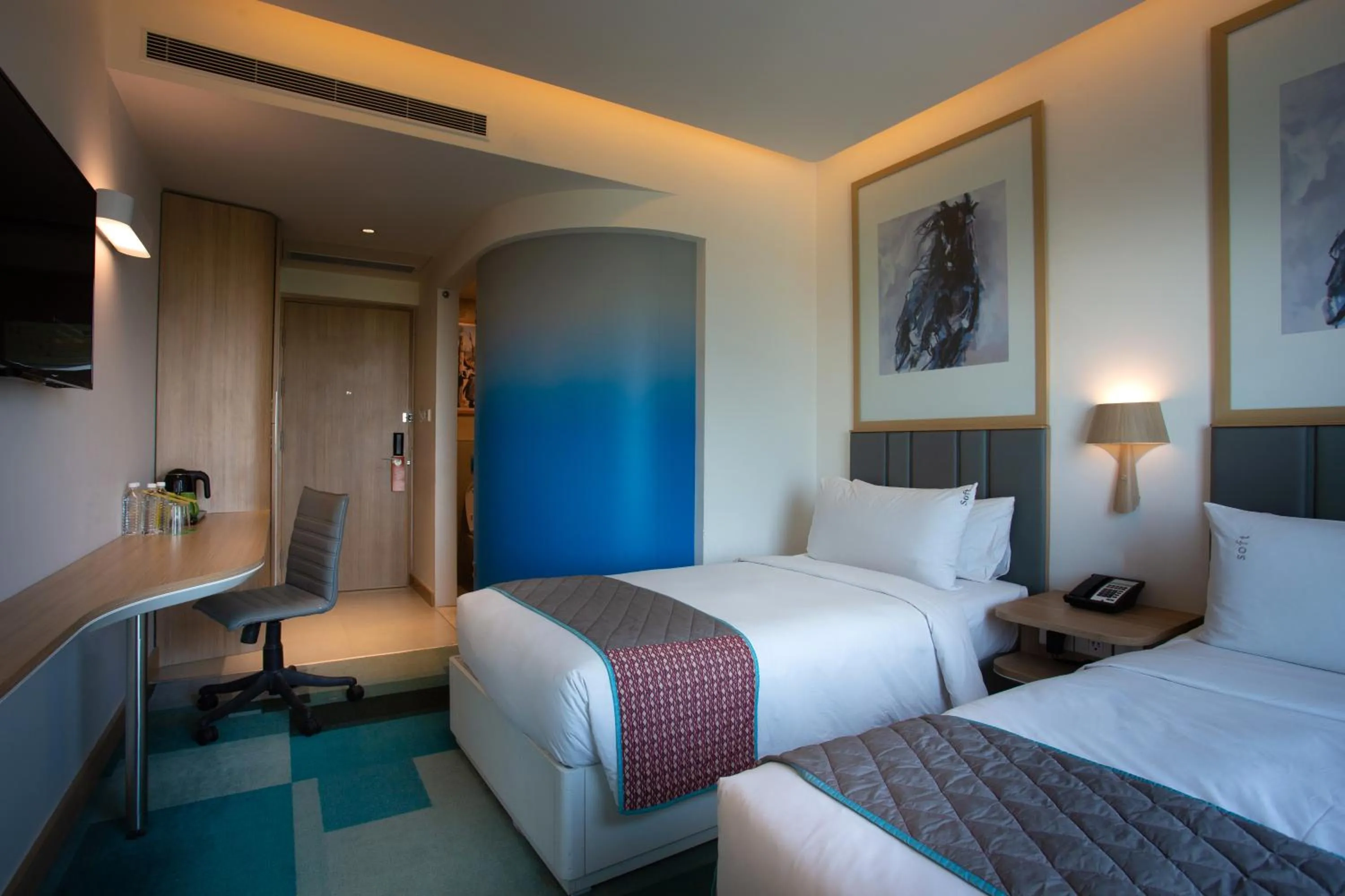 Bed in Holiday Inn Bengaluru Racecourse by IHG