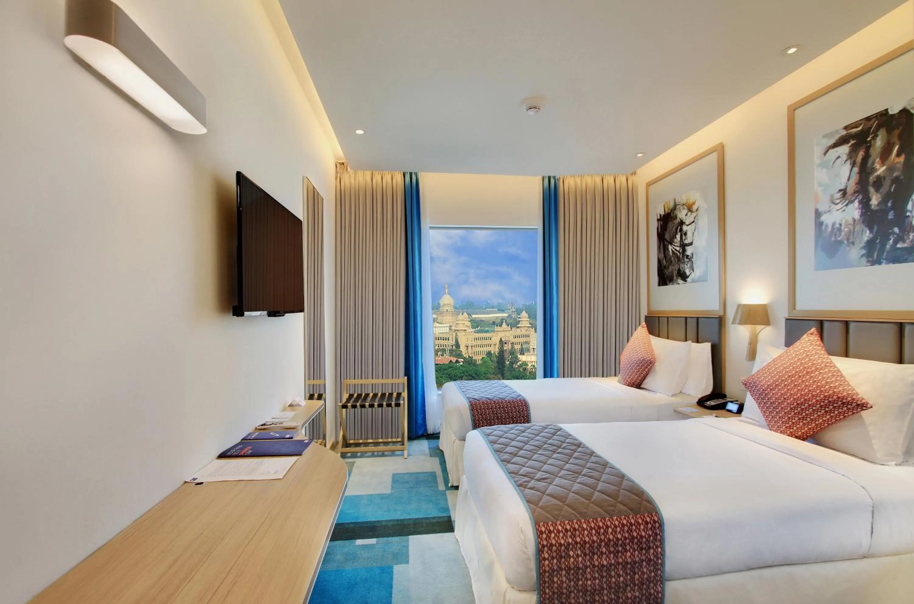 Bed in Holiday Inn Bengaluru Racecourse by IHG