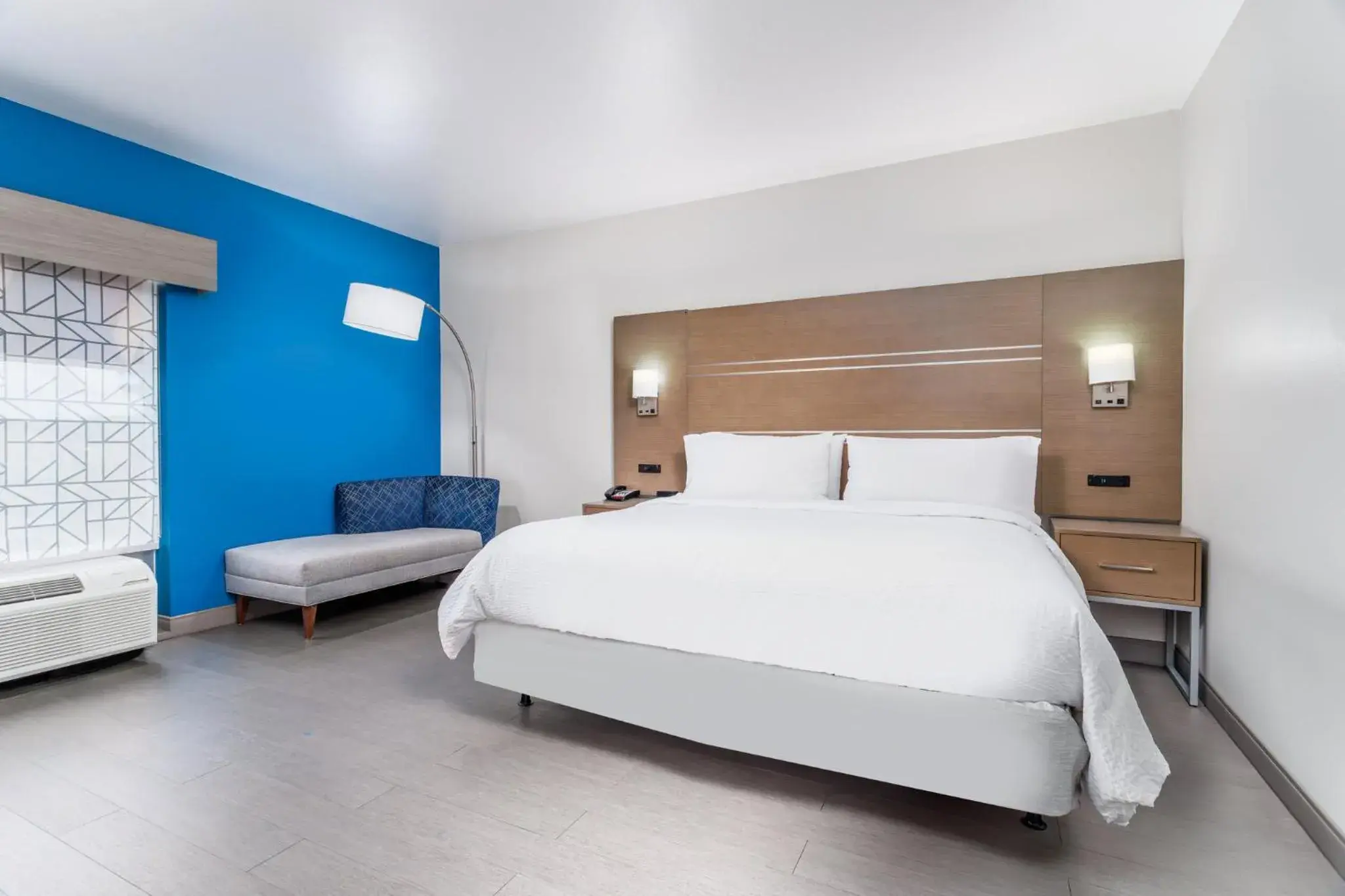 King Room - Hearing Accessible in Holiday Inn Express & Suites Memphis Arpt Elvis Presley Blv by IHG King Room - Hearing Accessible in Holiday Inn Express & Suites Memphis Arpt Elvis Presley Blv by IHG