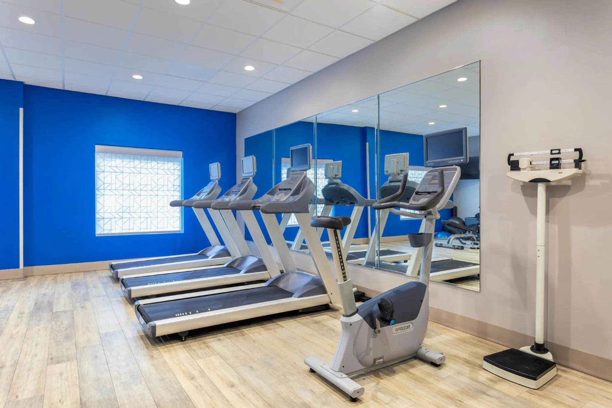 Spa and wellness centre/facilities in Holiday Inn Express & Suites Memphis Arpt Elvis Presley Blv by IHG