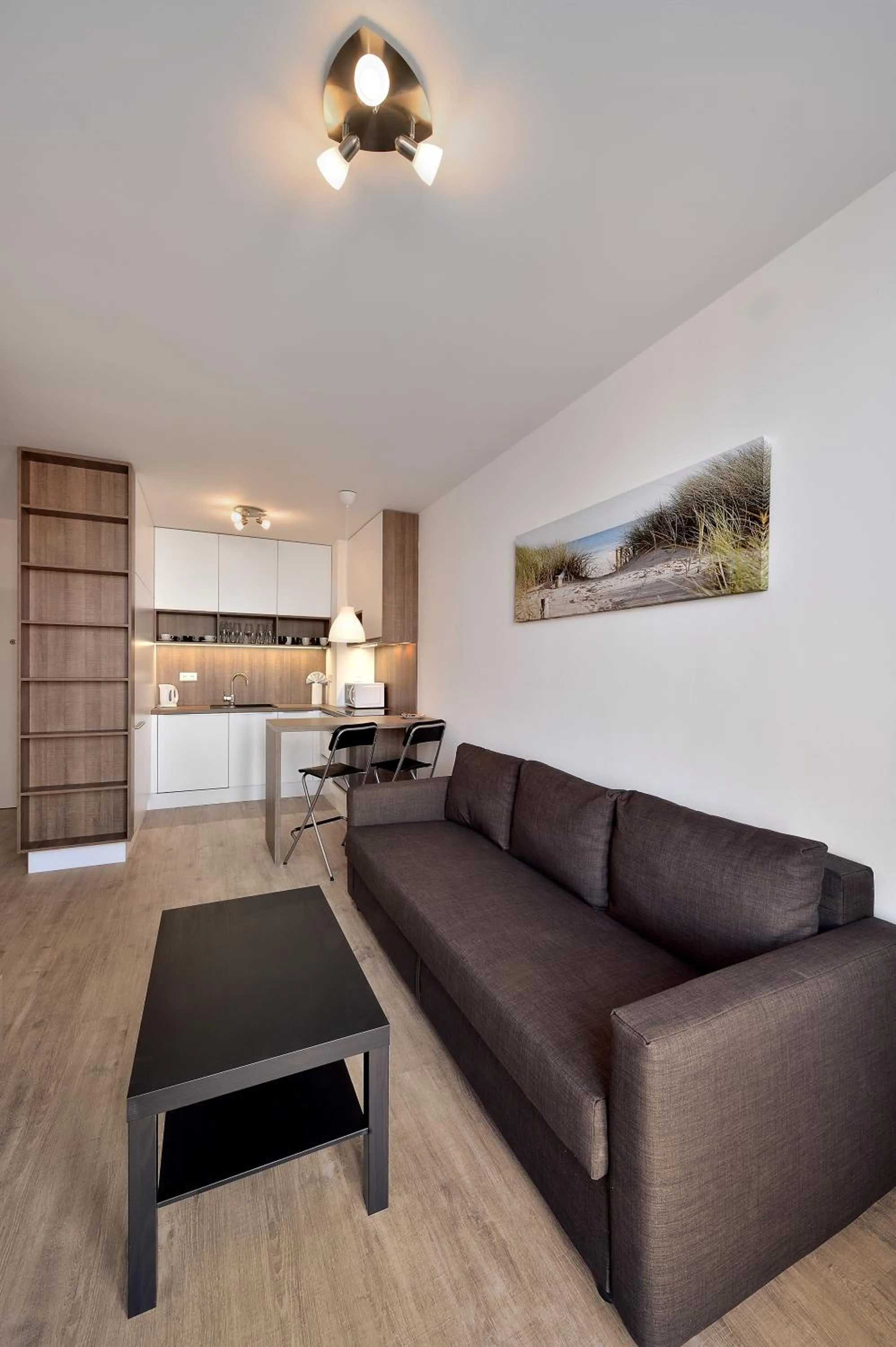 Kitchen or kitchenette in Apollis Business&Budget by Ambiente