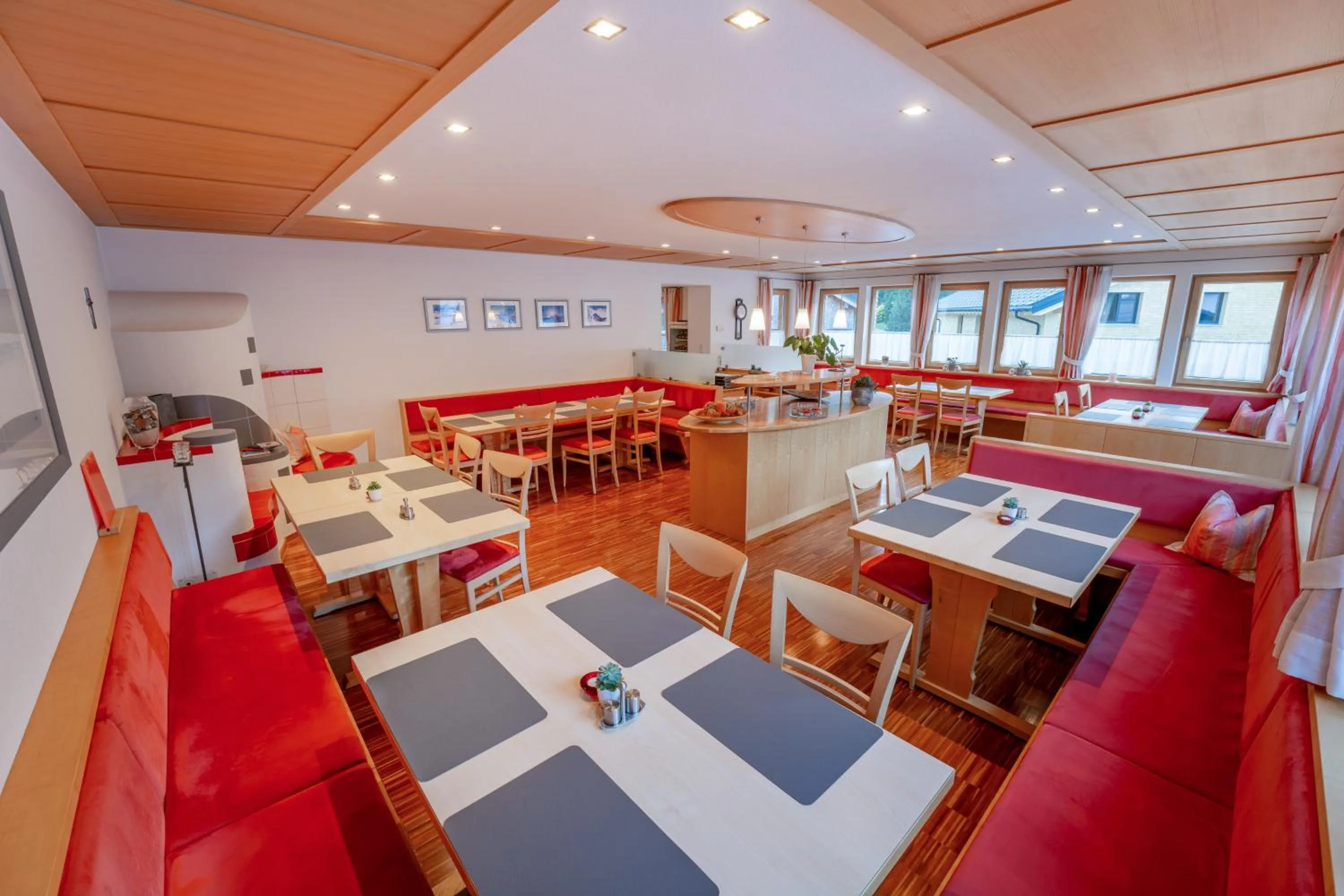 Restaurant/places to eat in Hotel Garni Krumbach