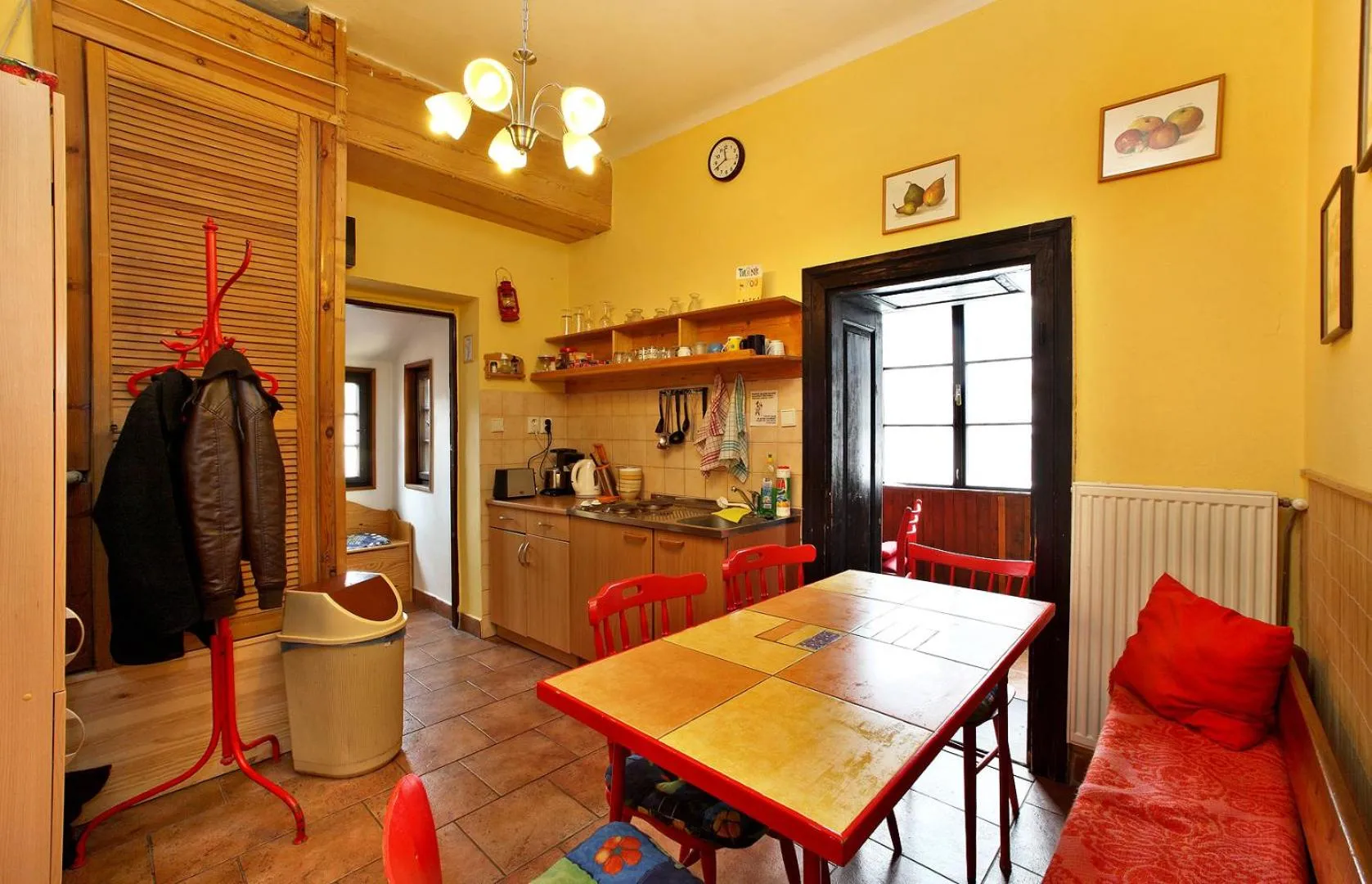 Standard Single Room with Street View in Hostel Merlin