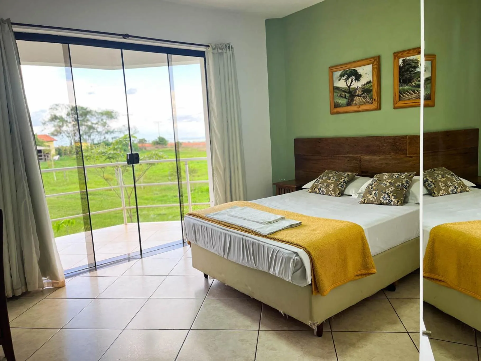 Balcony/Terrace, Bed in Hotel Catavento