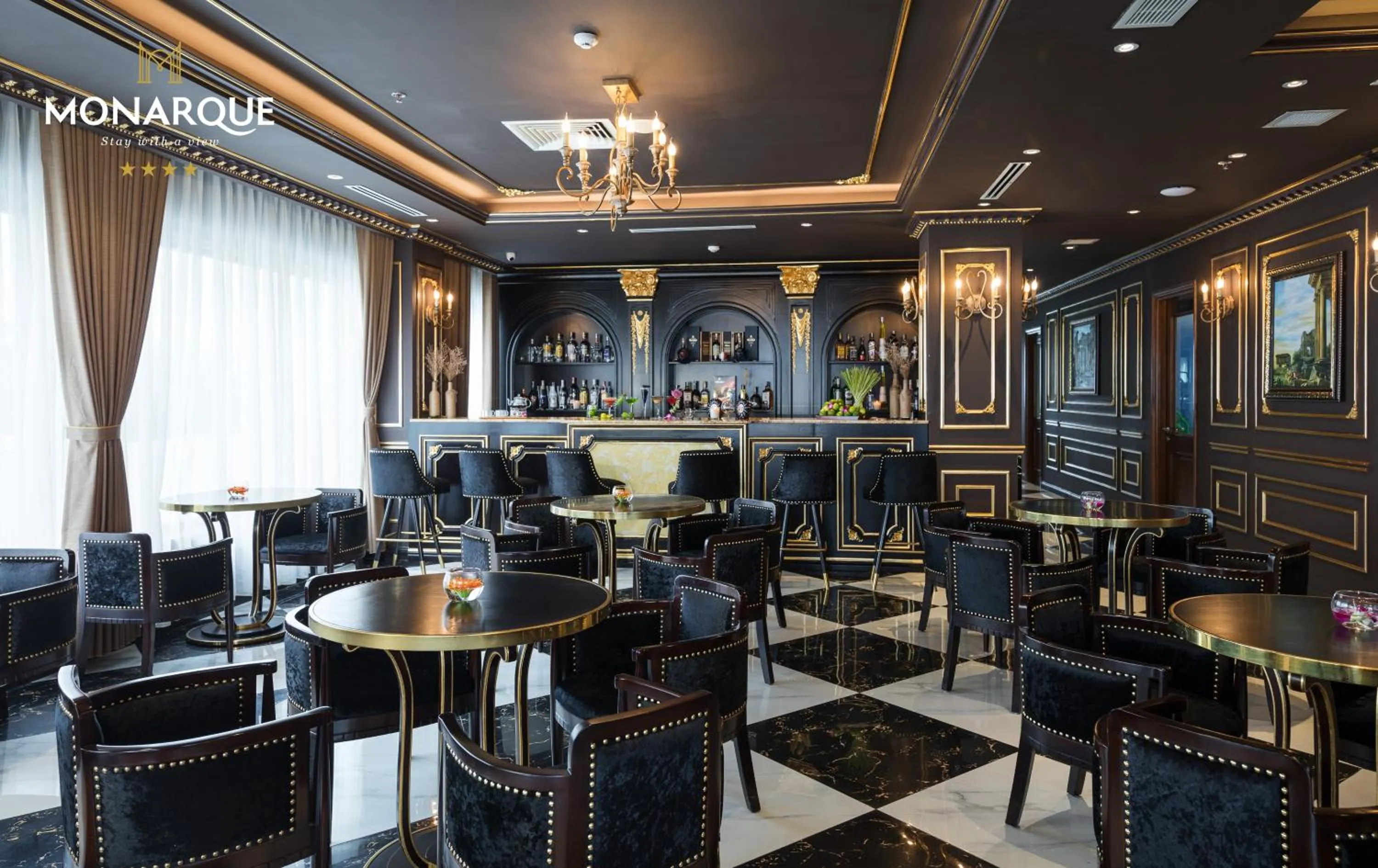 Lounge or bar in Monarque Hotel Danang