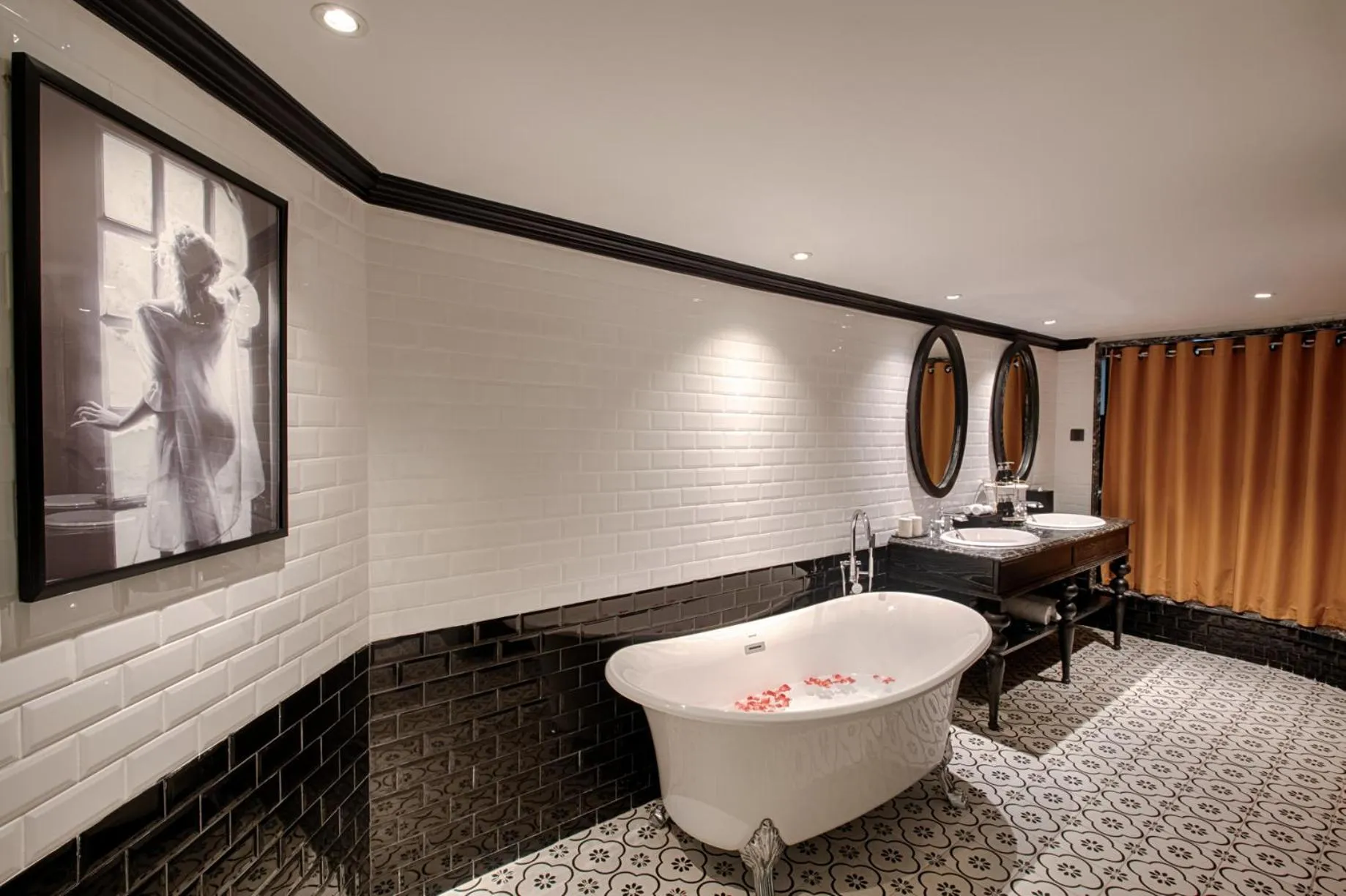 Bathroom in Monarque Hotel Danang