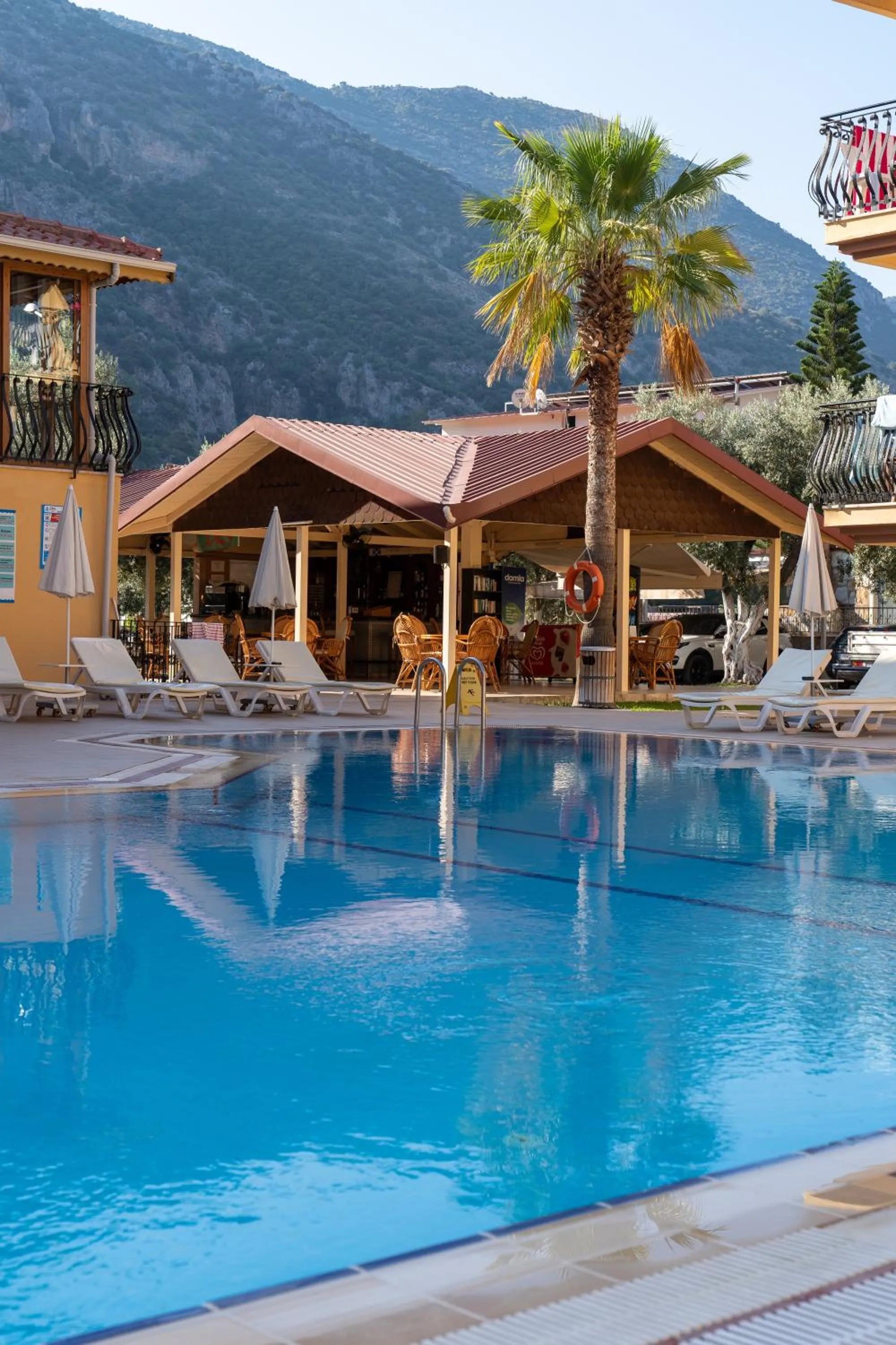 Swimming pool in Belcehan Beach