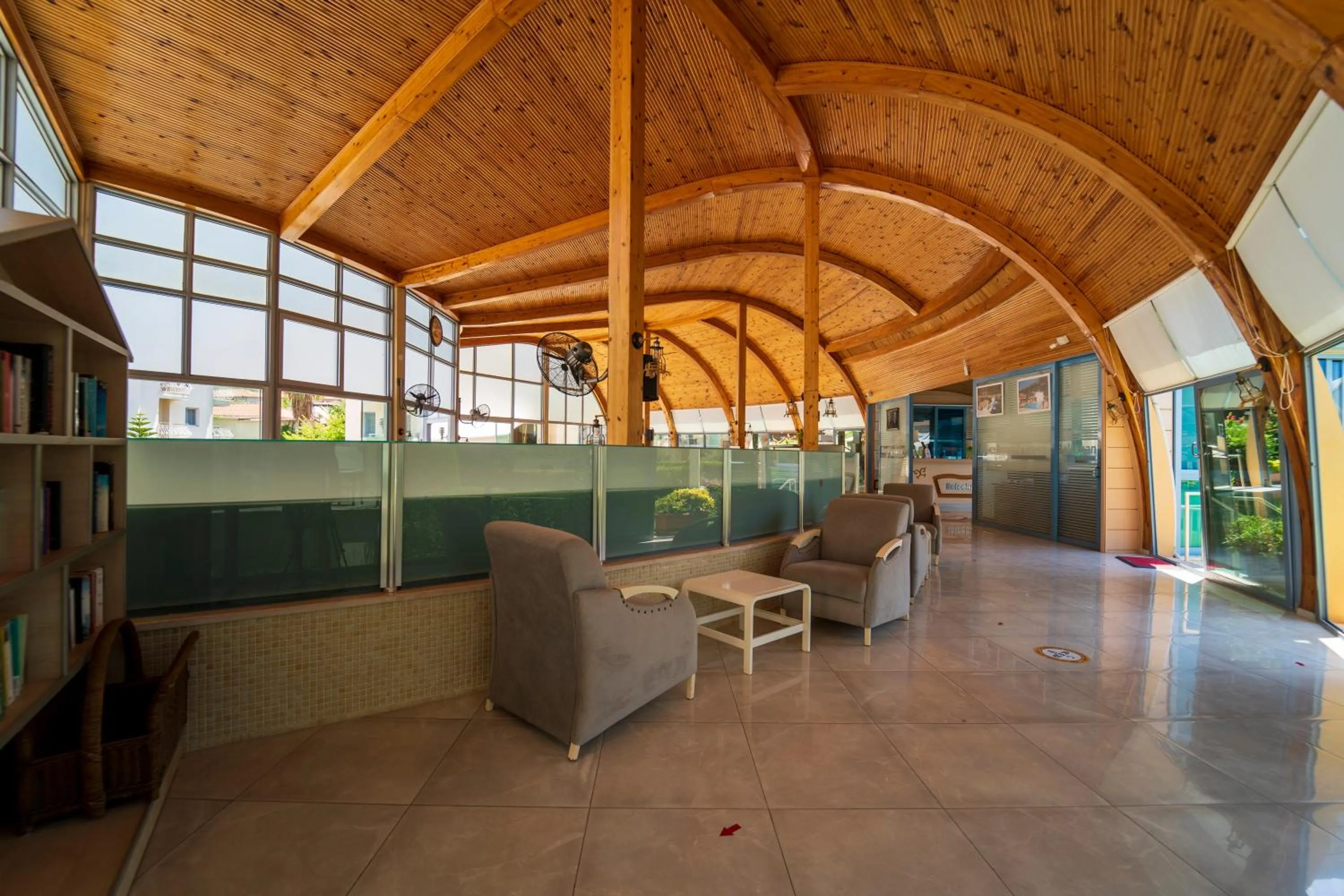 Seating area in Belcehan Hotel