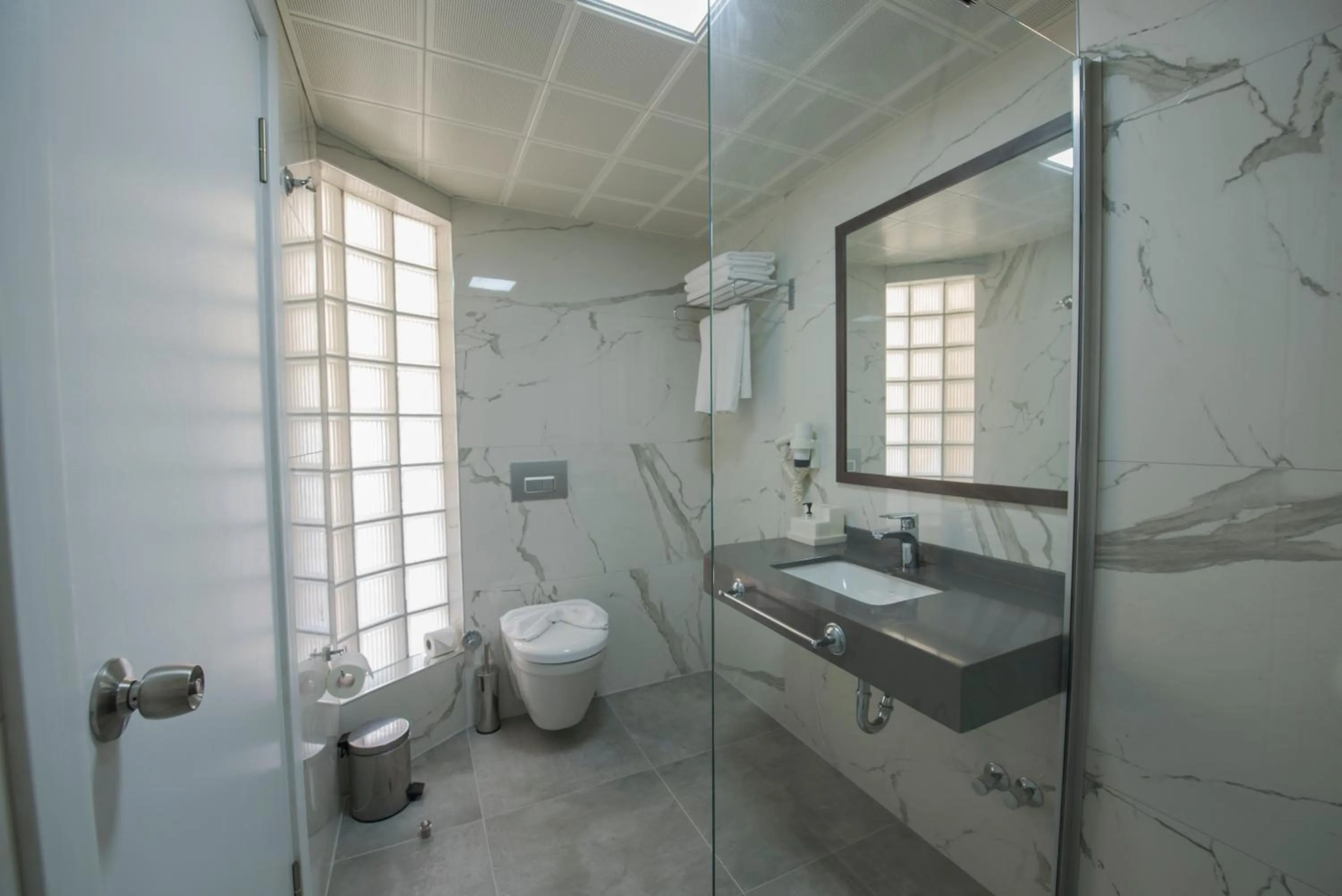 Shower in Belcehan Hotel