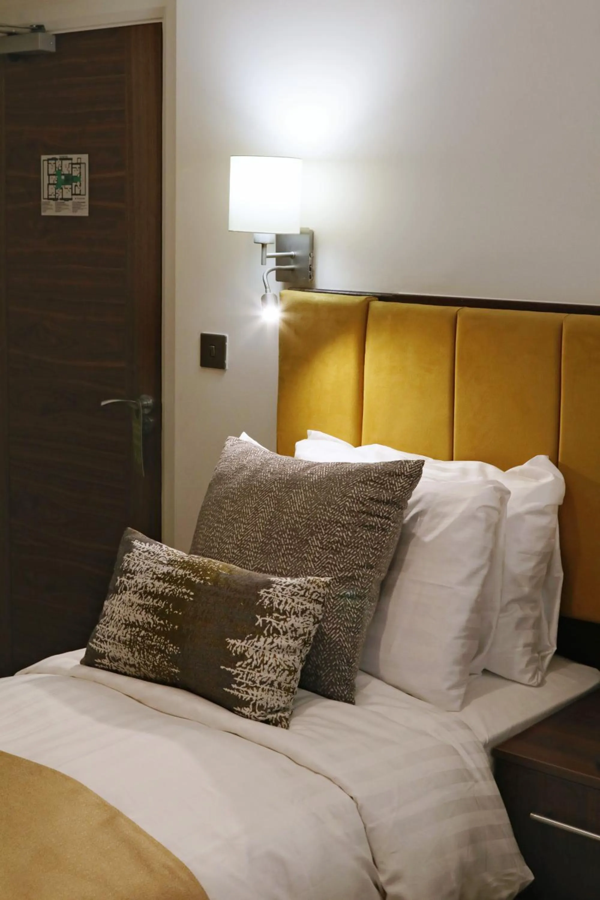 Bed in Imperial Guest House Ltd.