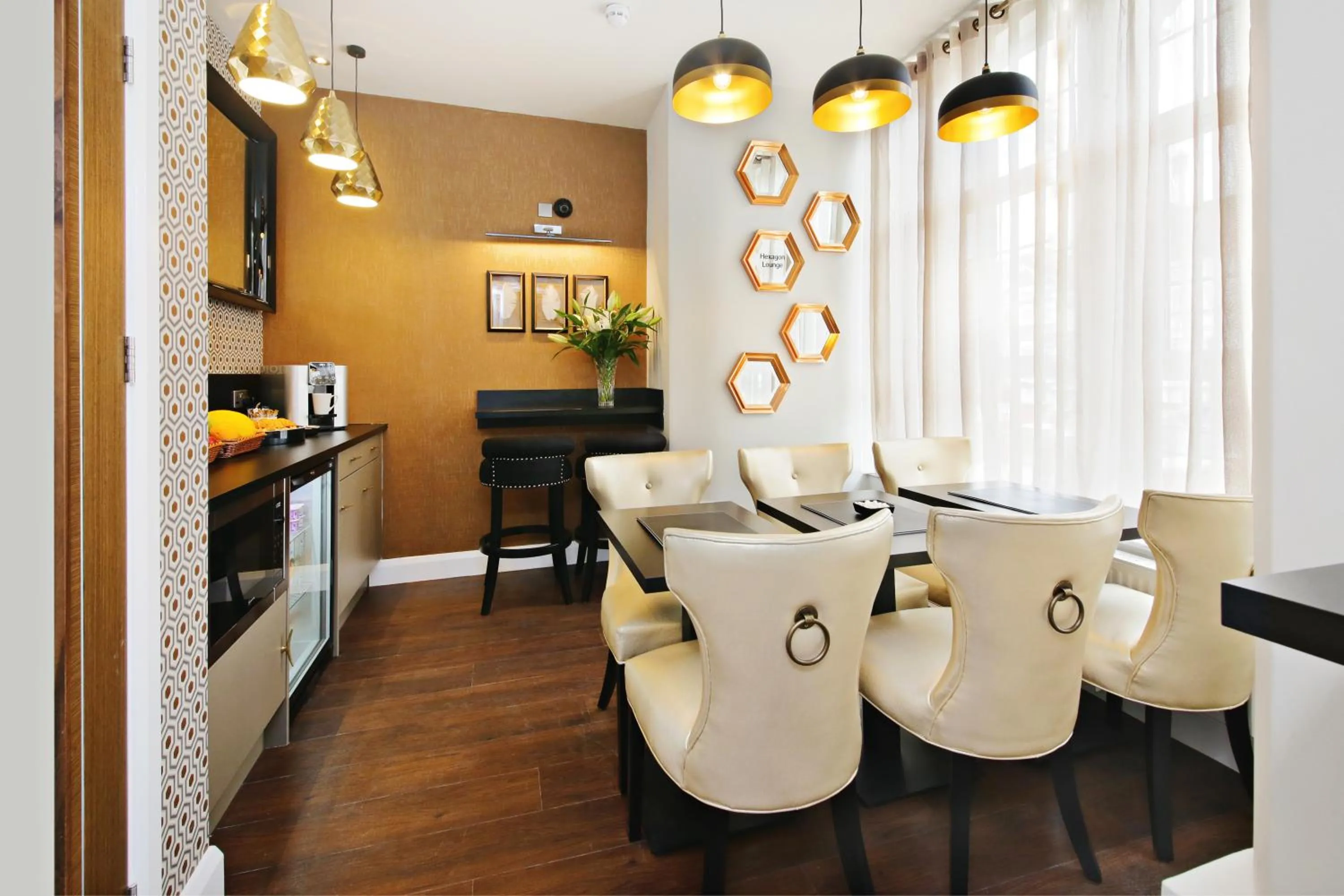 Breakfast in Imperial Guest House Ltd.