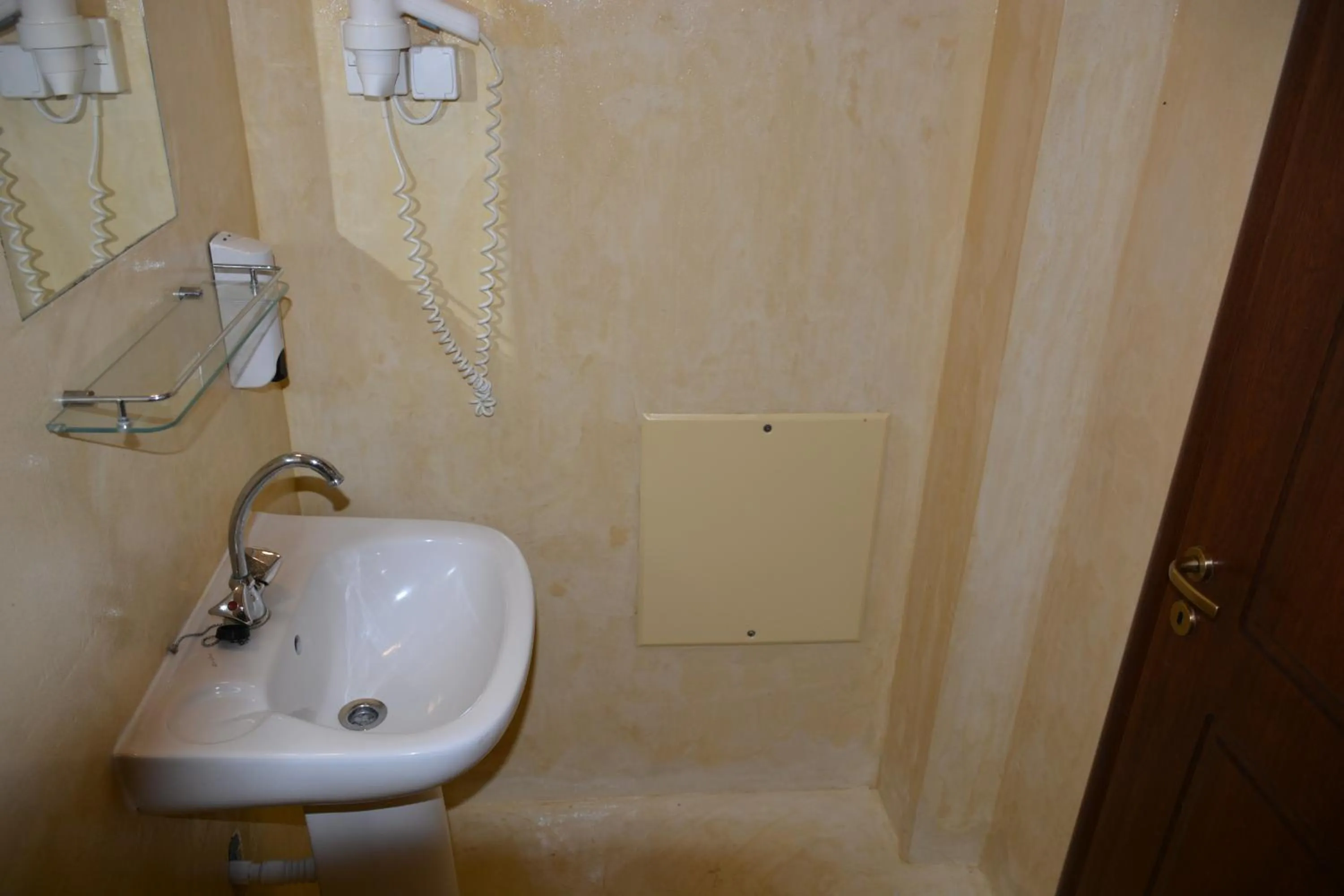 Bathroom in Aristotelis