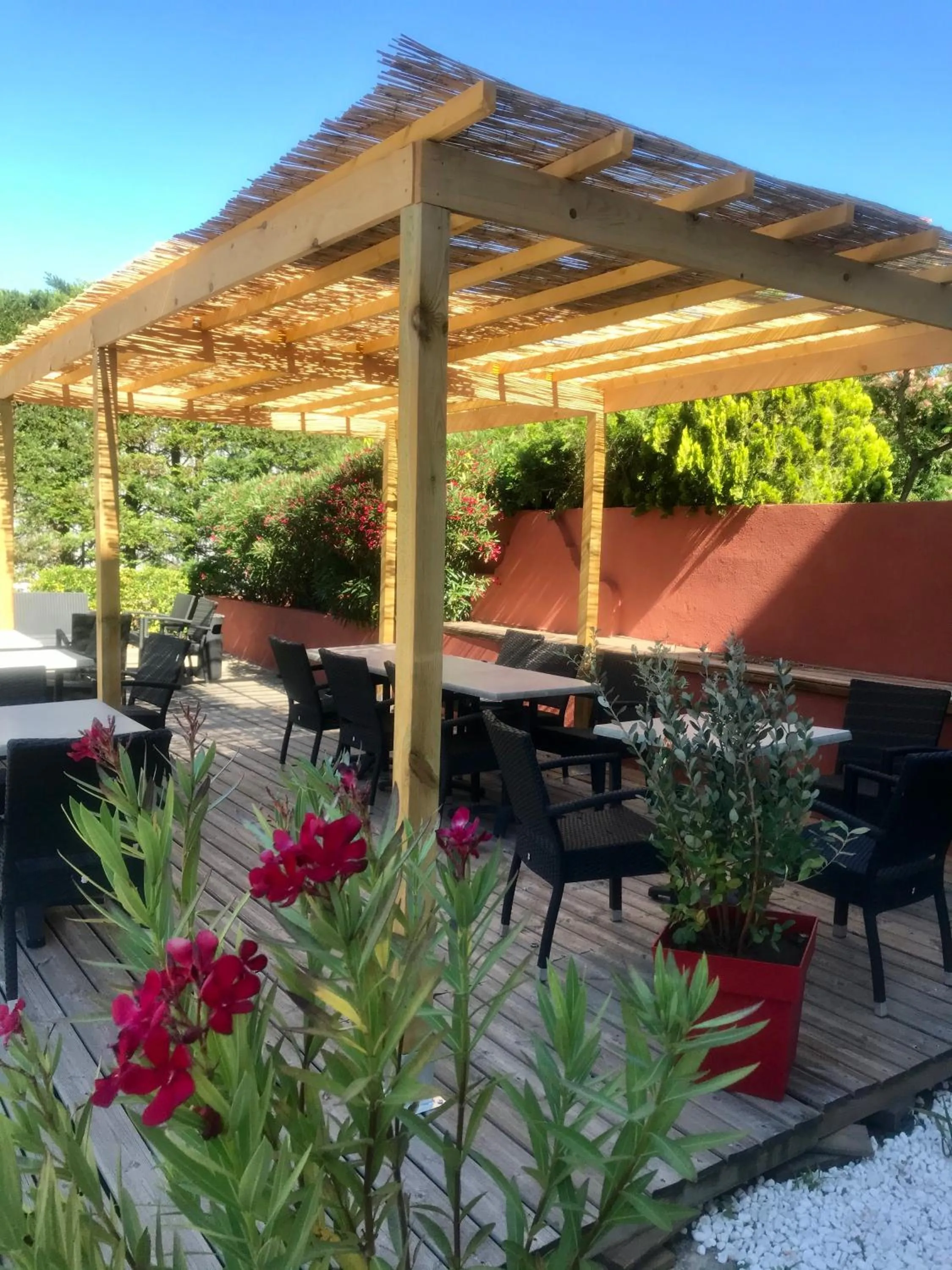 Patio in Kyriad Martigues Sud