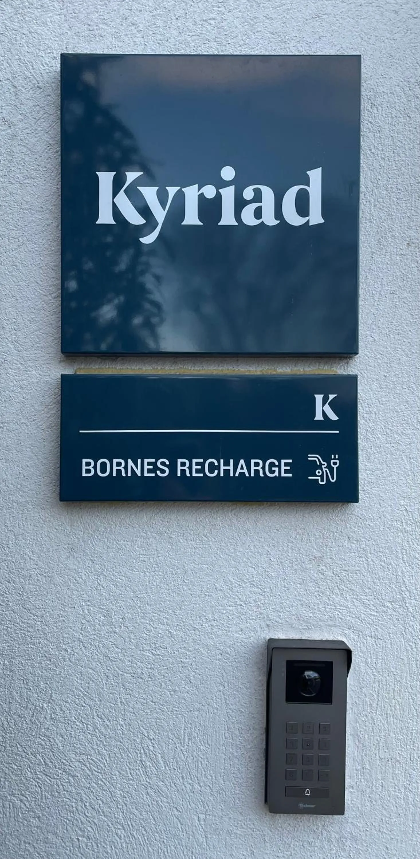 Property building in Kyriad Martigues Sud