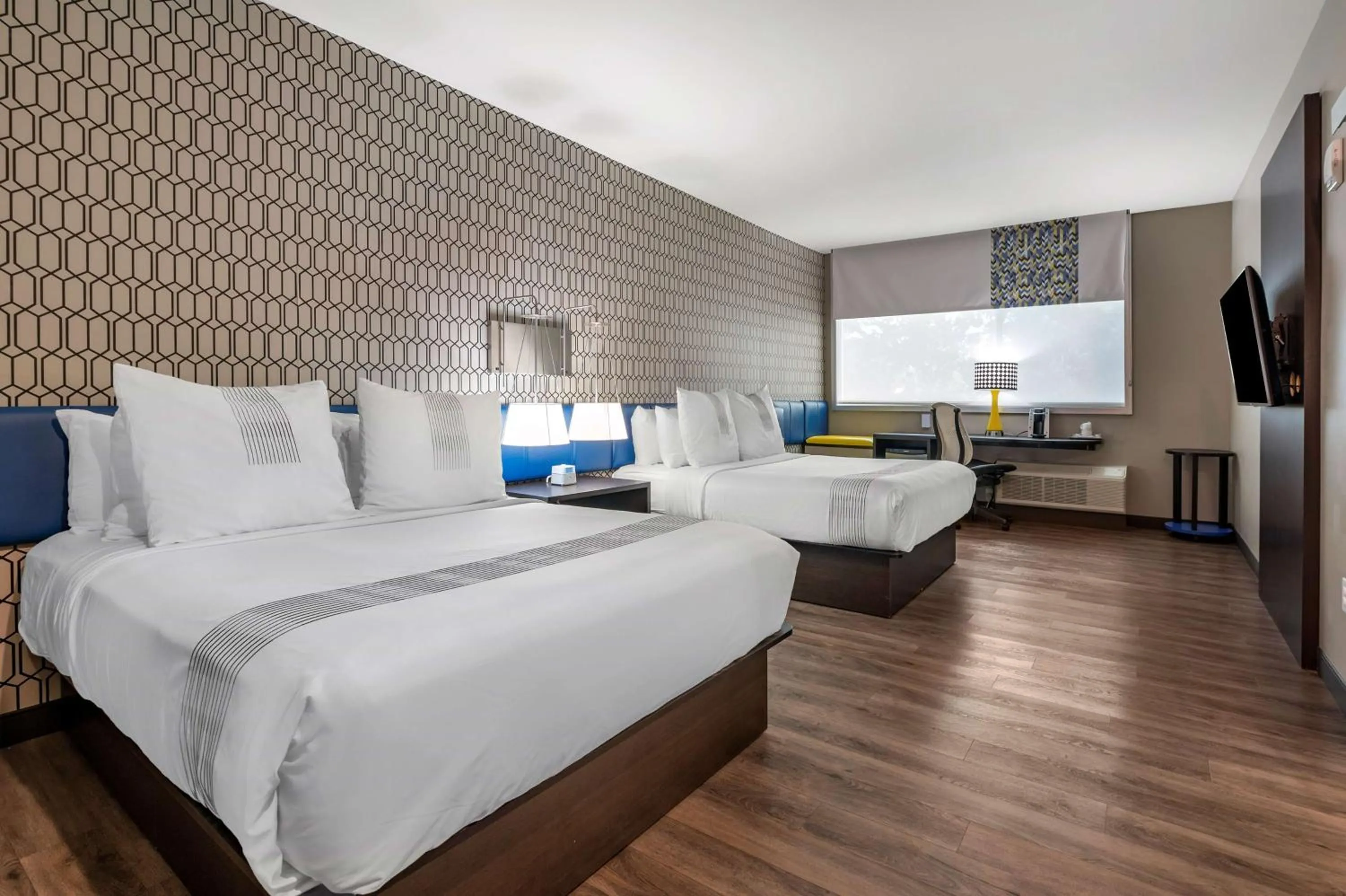 Bedroom, Bed in GLō Best Western Lexington