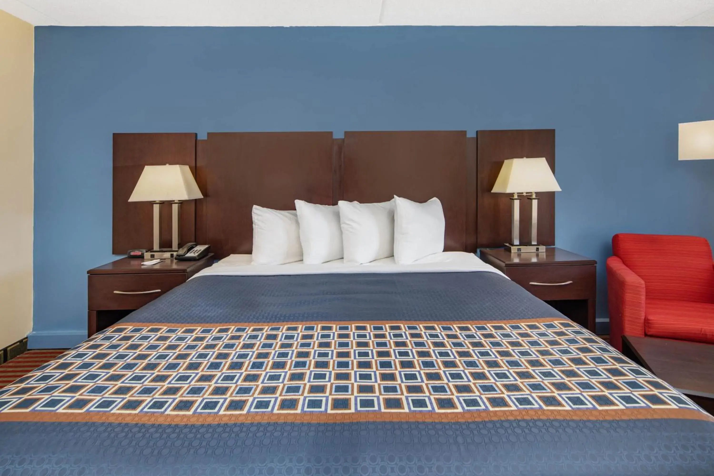 King Room - Disability Access/Smoking in Travelodge by Wyndham Savannah Area/Richmond Hill King Room - Disability Access/Smoking in Travelodge by Wyndham Savannah Area/Richmond Hill