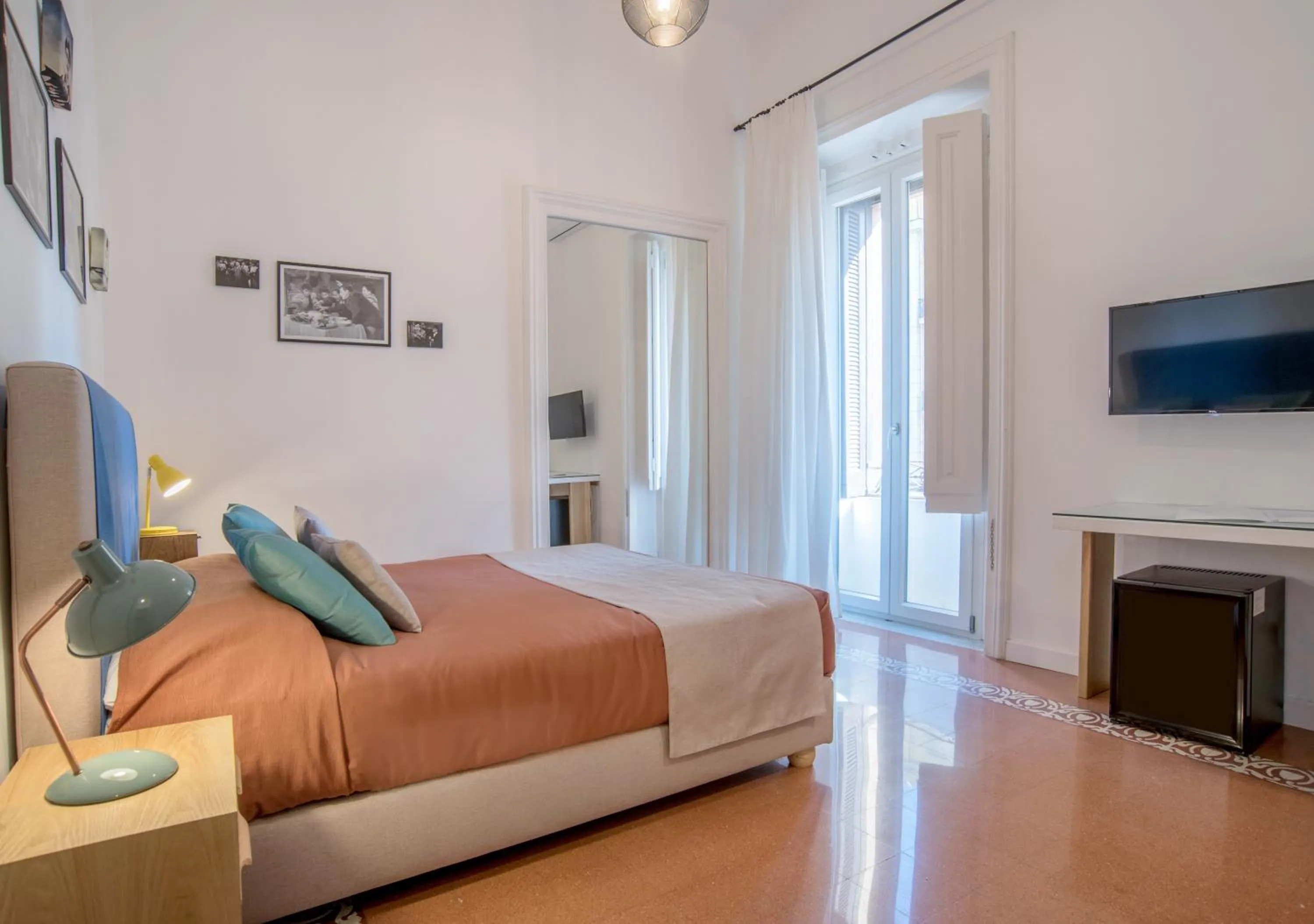 Bedroom, Bed in Napoliamo Guest House