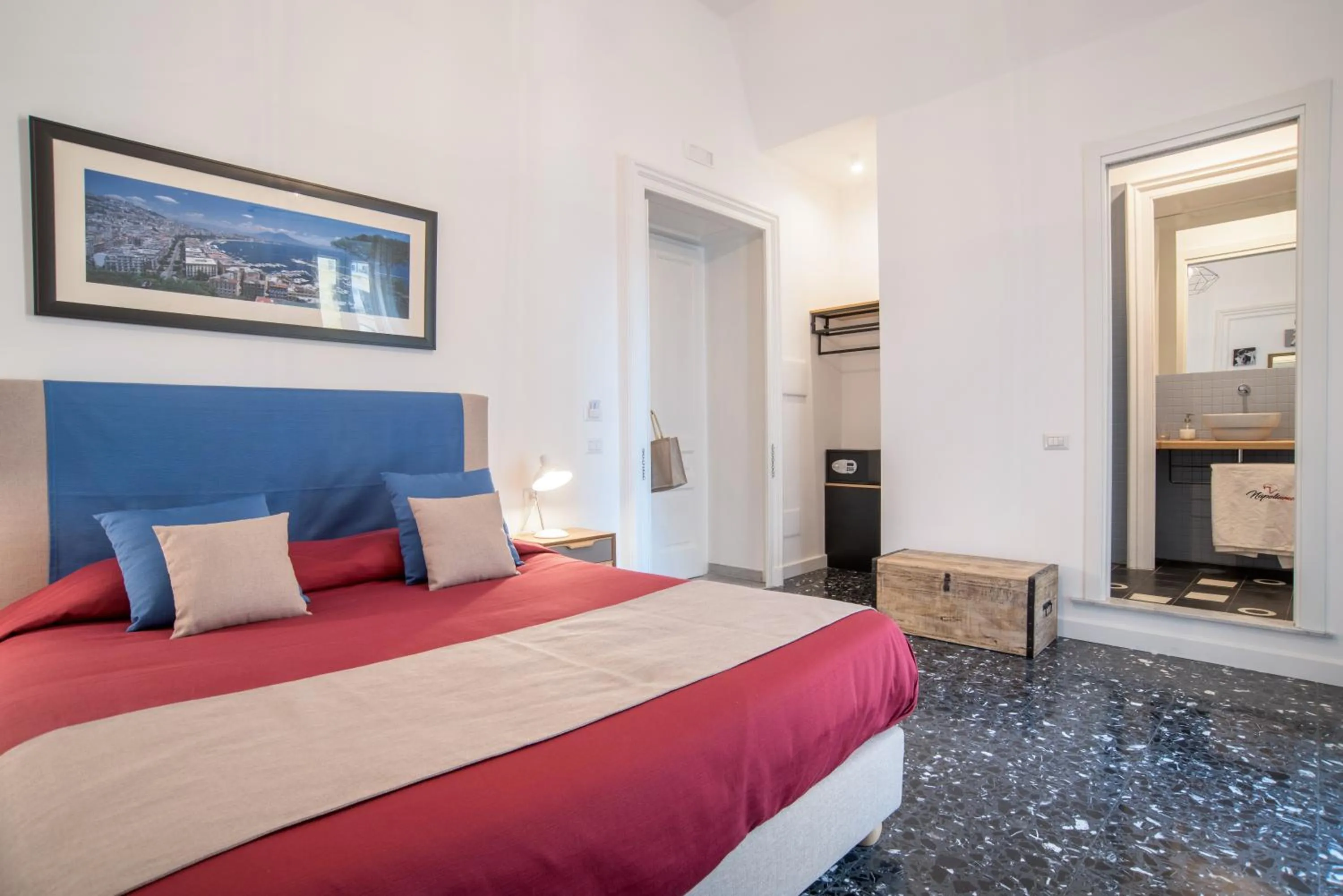 Photo of the whole room, Bed in Napoliamo Guest House