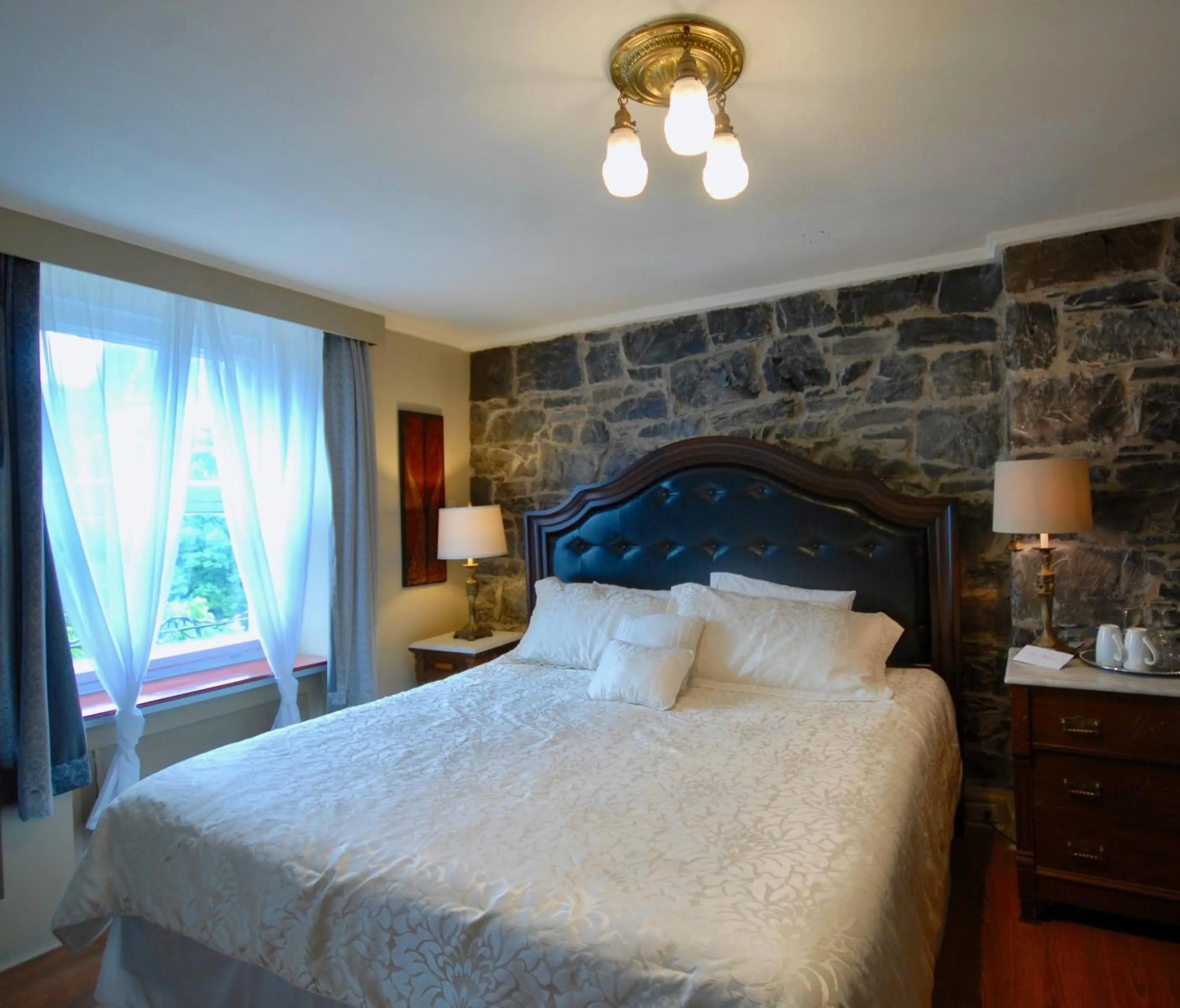 Bed in Manoir Sainte Genevieve