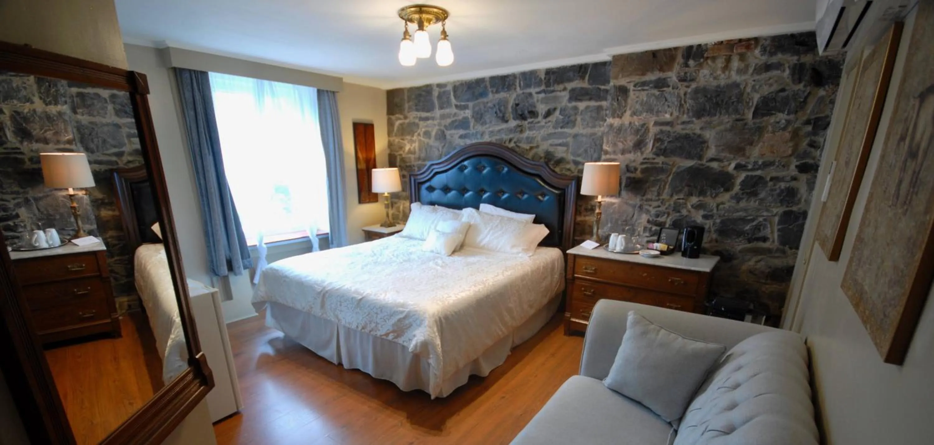 Bed in Manoir Sainte Genevieve