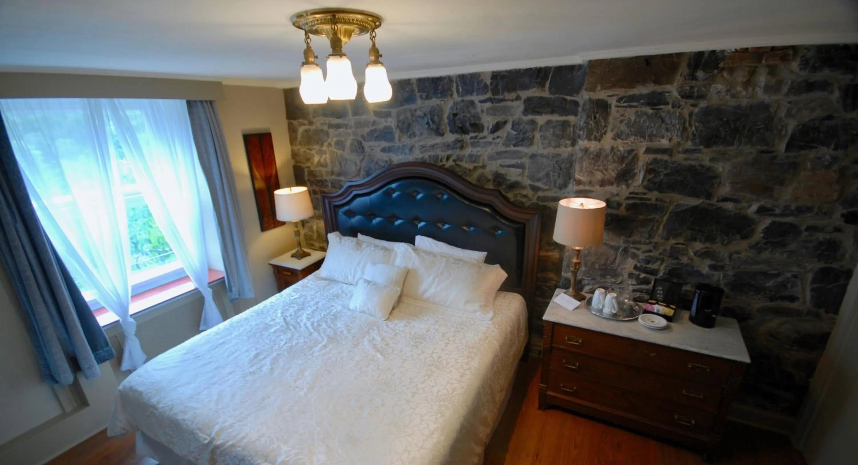 Bed in Manoir Sainte Genevieve