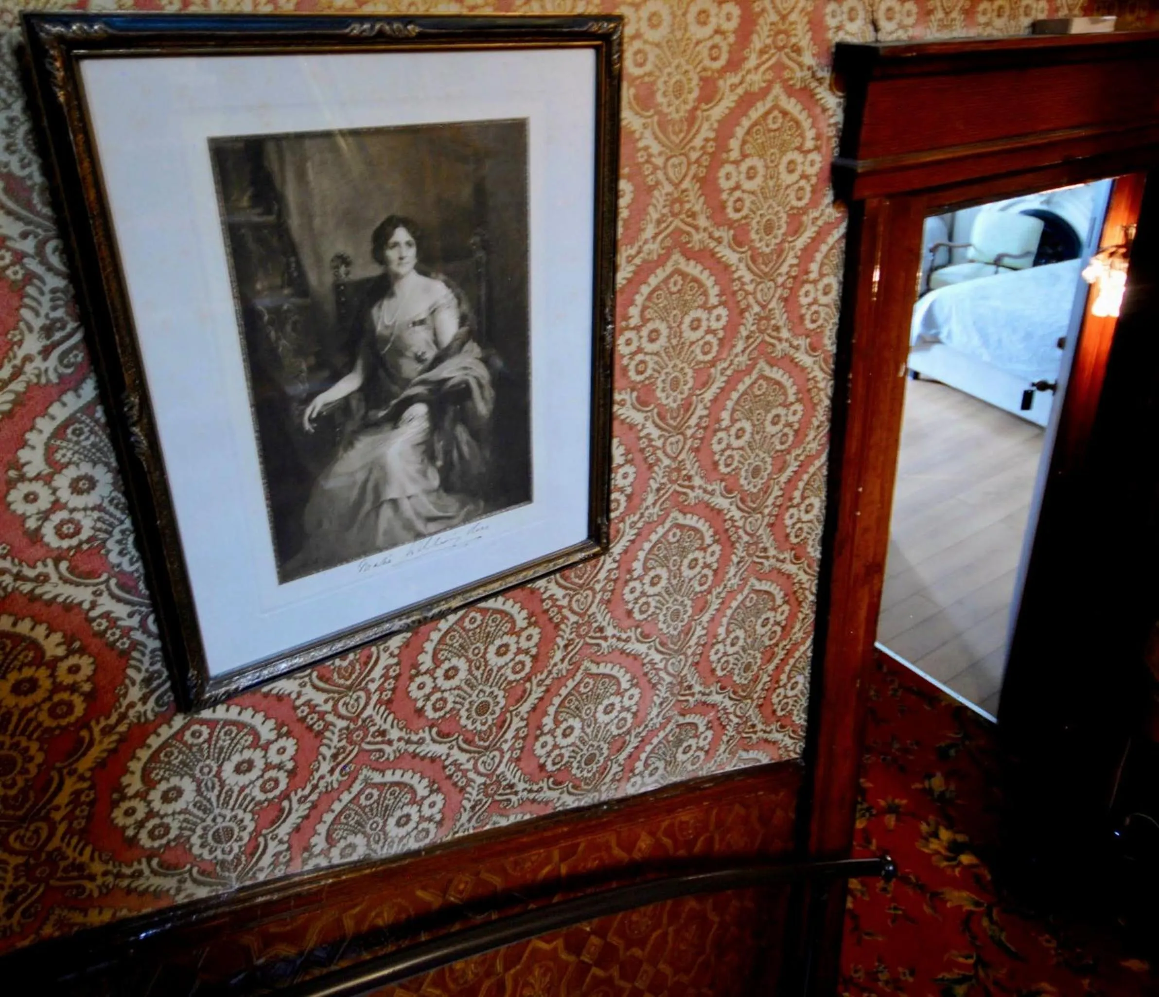 hair dresser in Manoir Sainte Genevieve