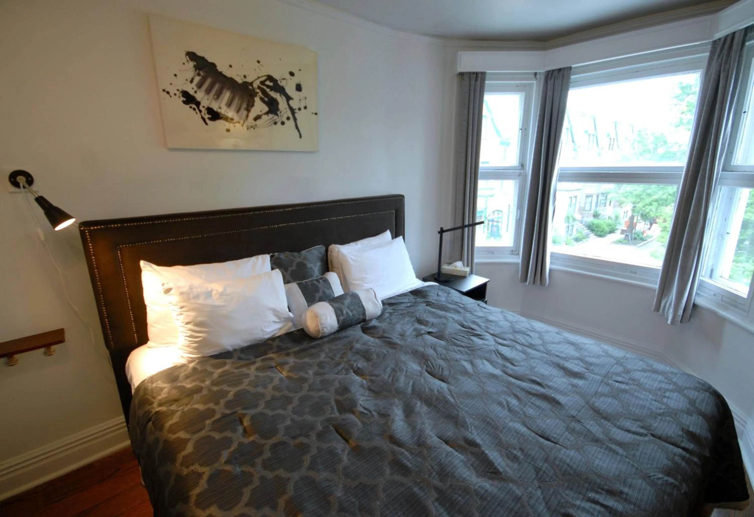 Bed in Manoir Sainte Genevieve