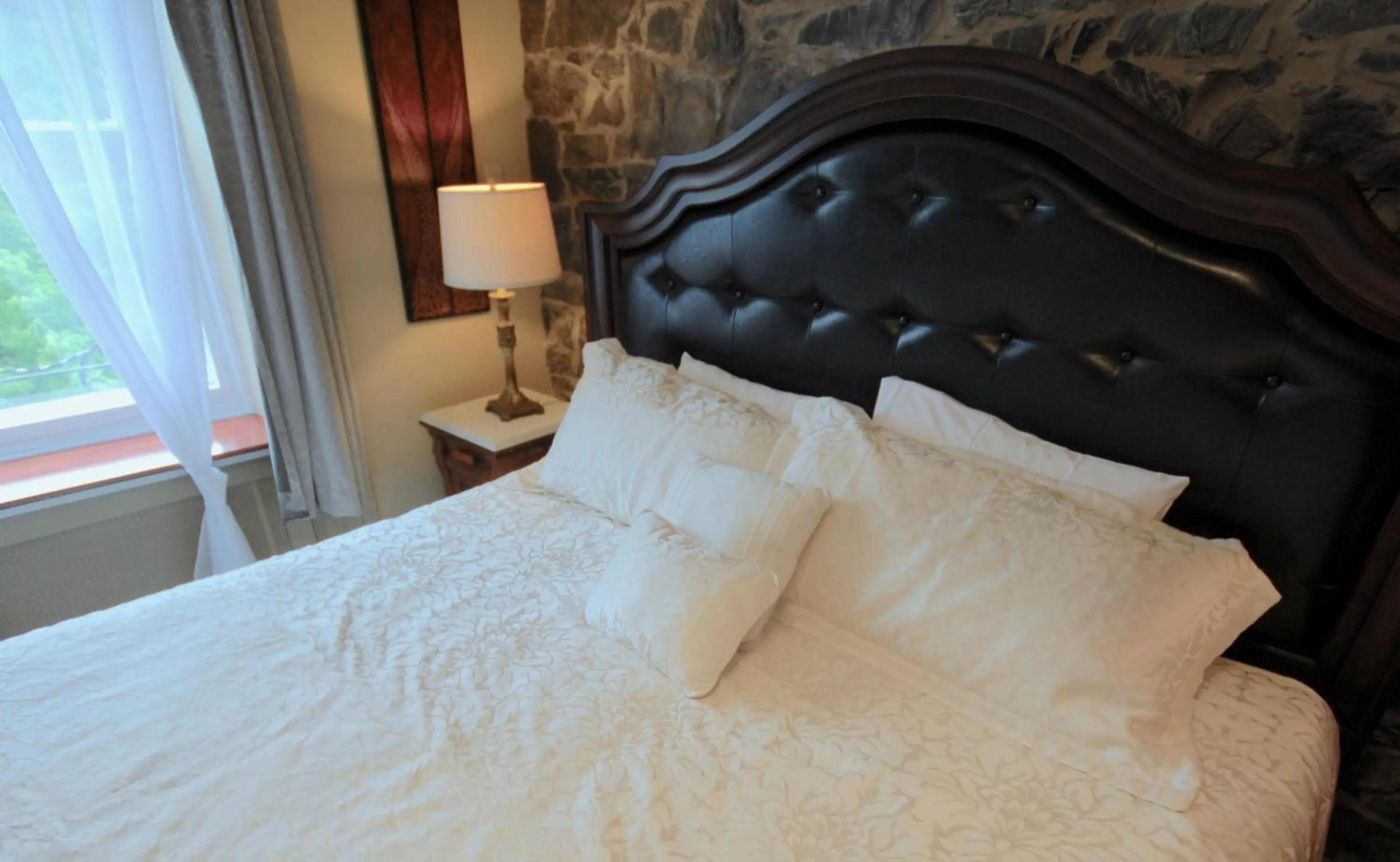 Bed in Manoir Sainte Genevieve