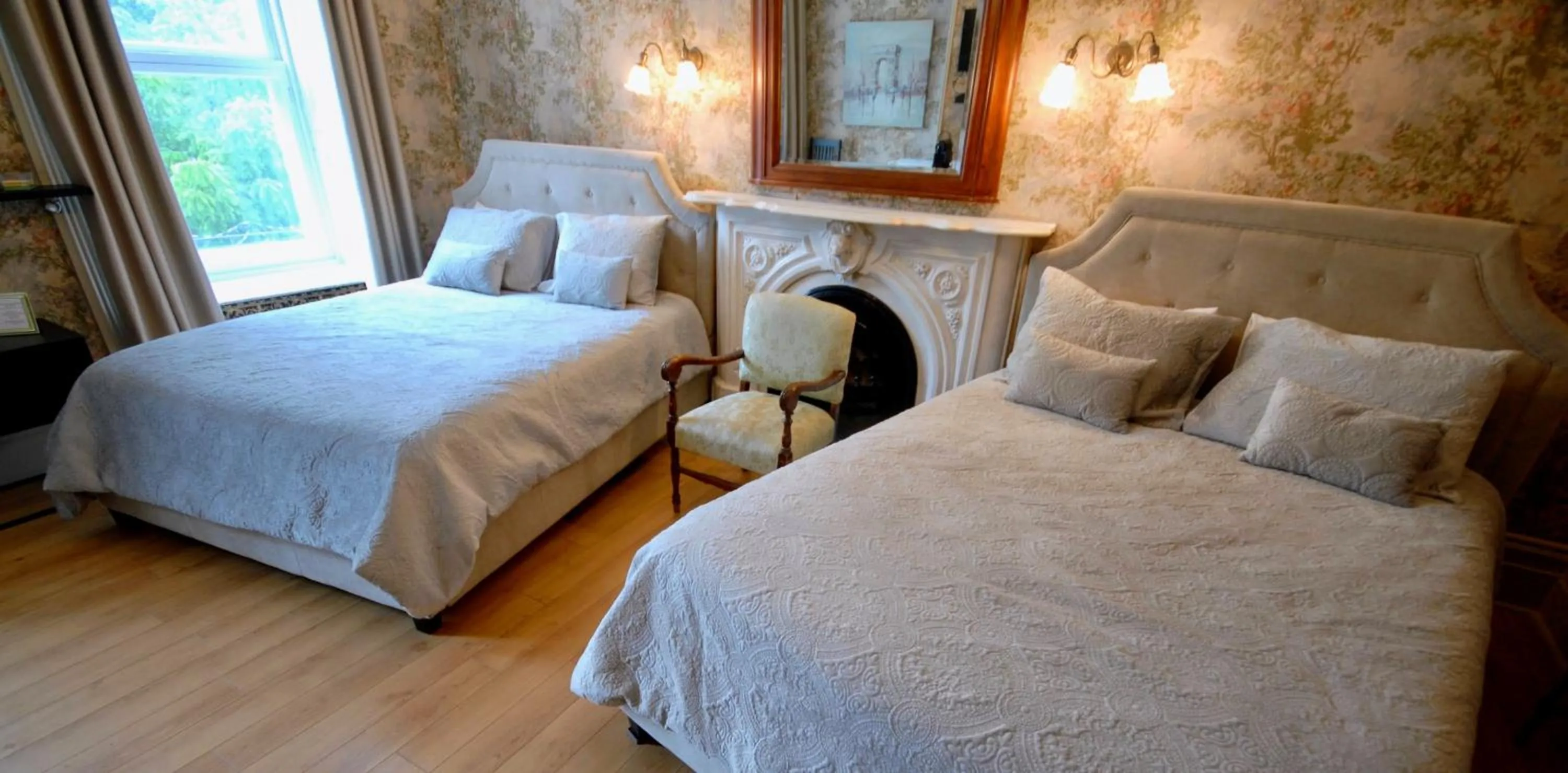 Bedroom, Bed in Manoir Sainte Genevieve