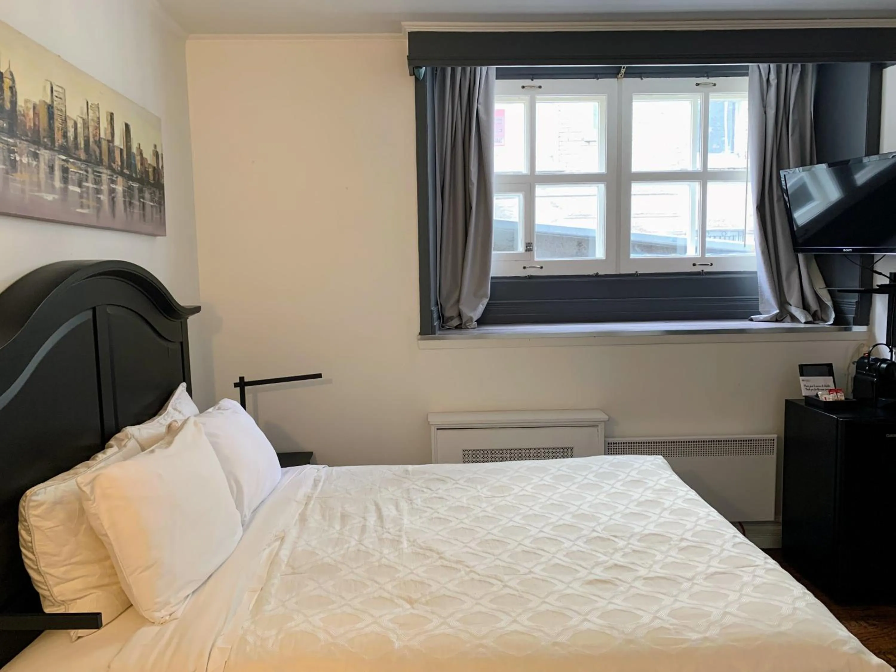 Bedroom, Bed in Manoir Sainte Genevieve