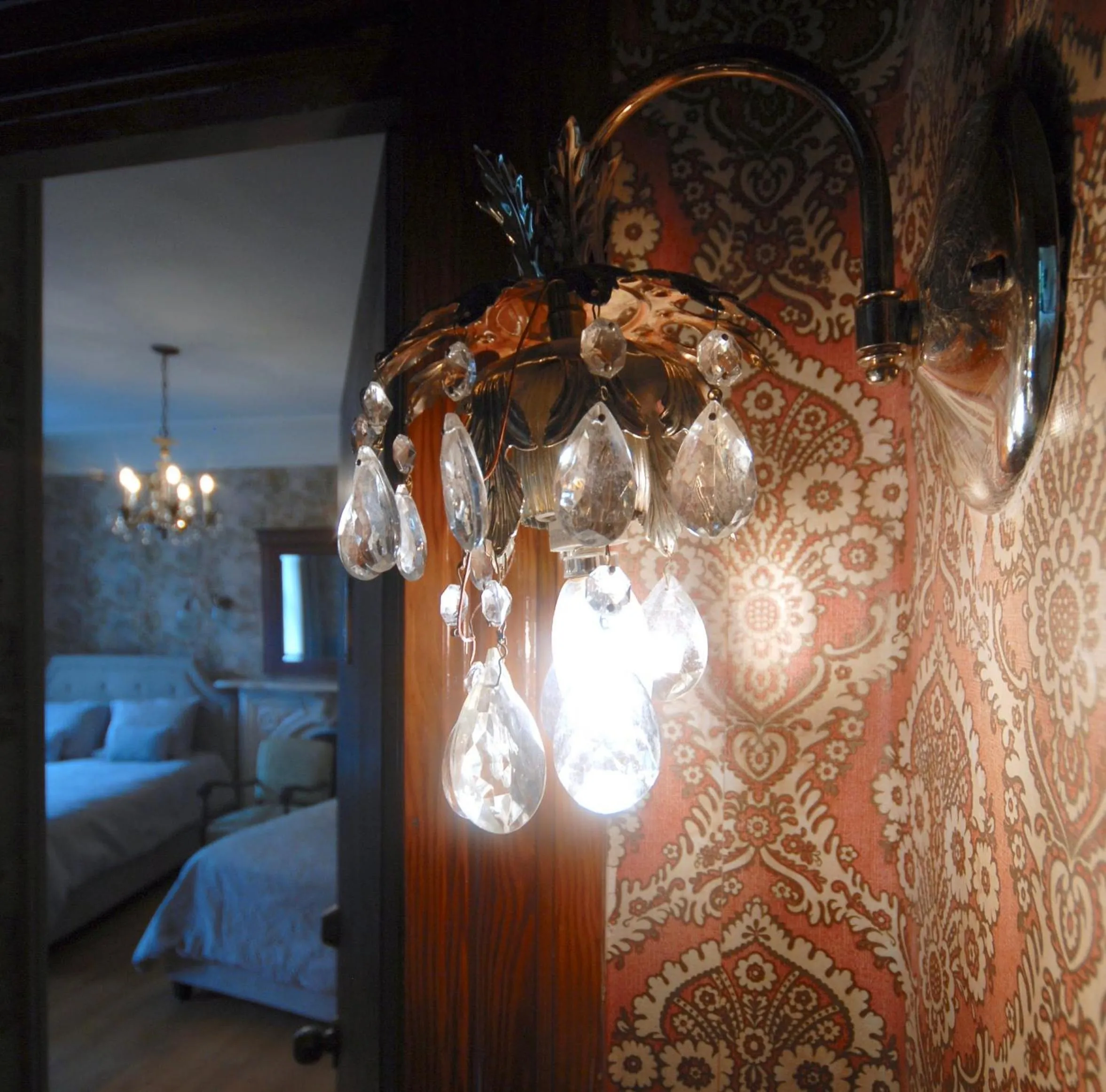 hair dresser, Bed in Manoir Sainte Genevieve