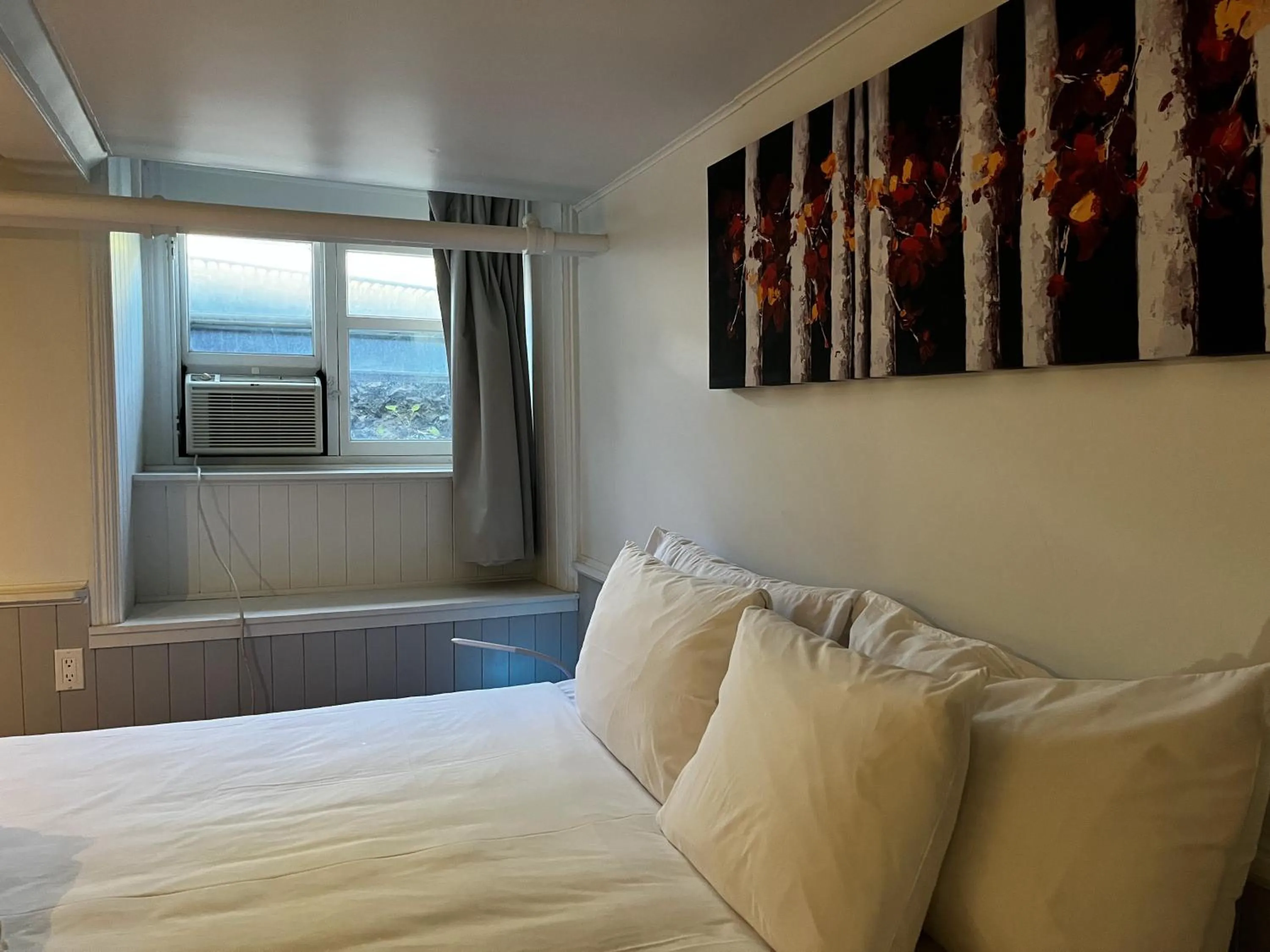 Bedroom, Bed in Manoir Sainte Genevieve