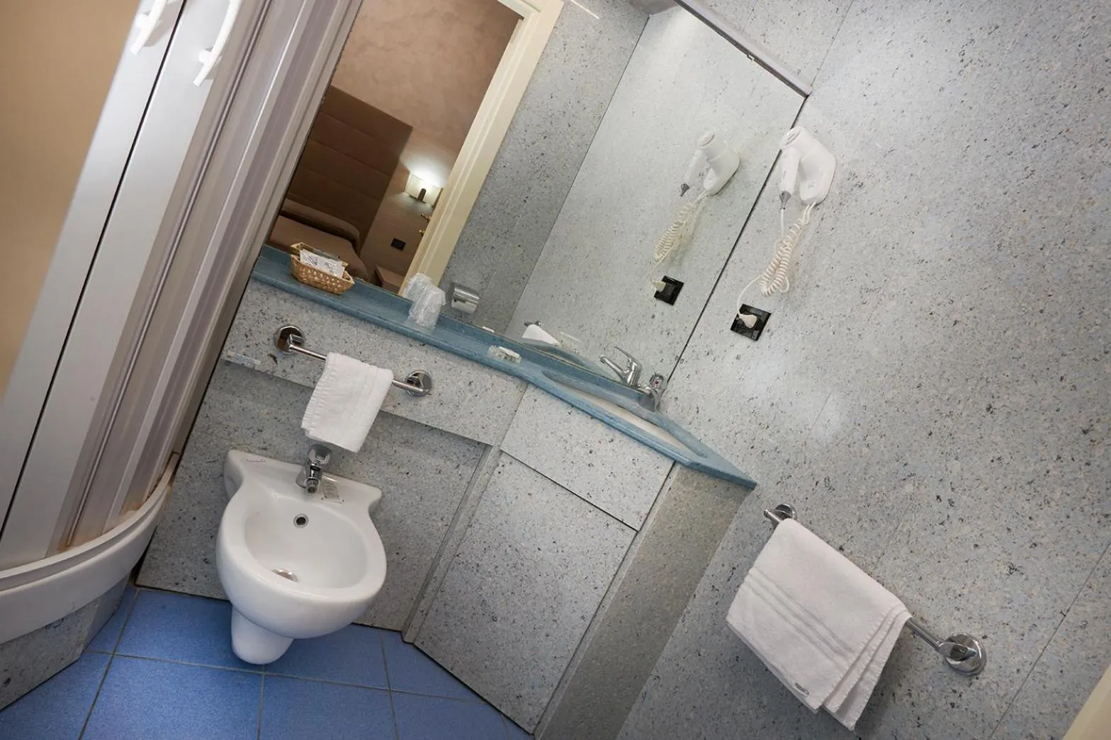 Shower in Hotel Galimberti