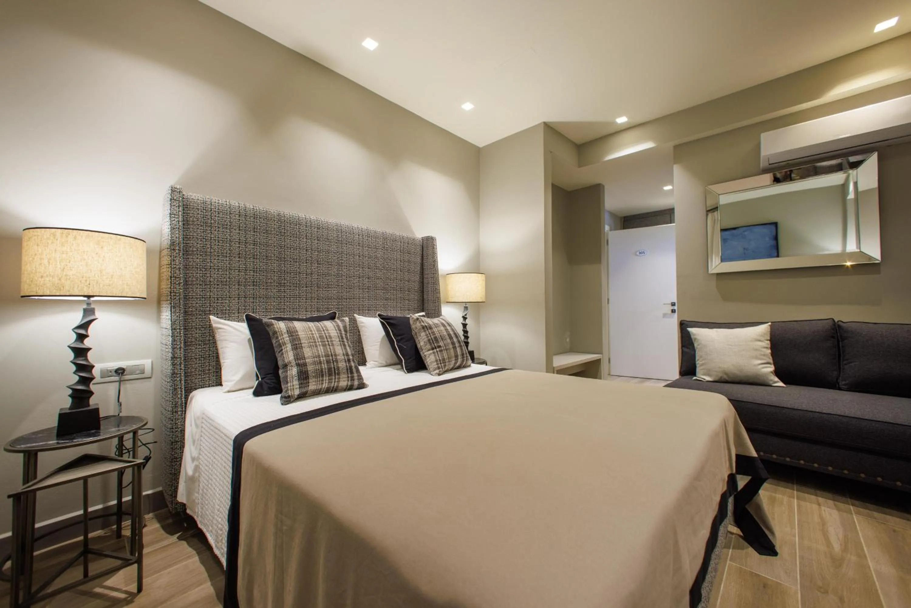 Bedroom, Bed in Kastro Maini