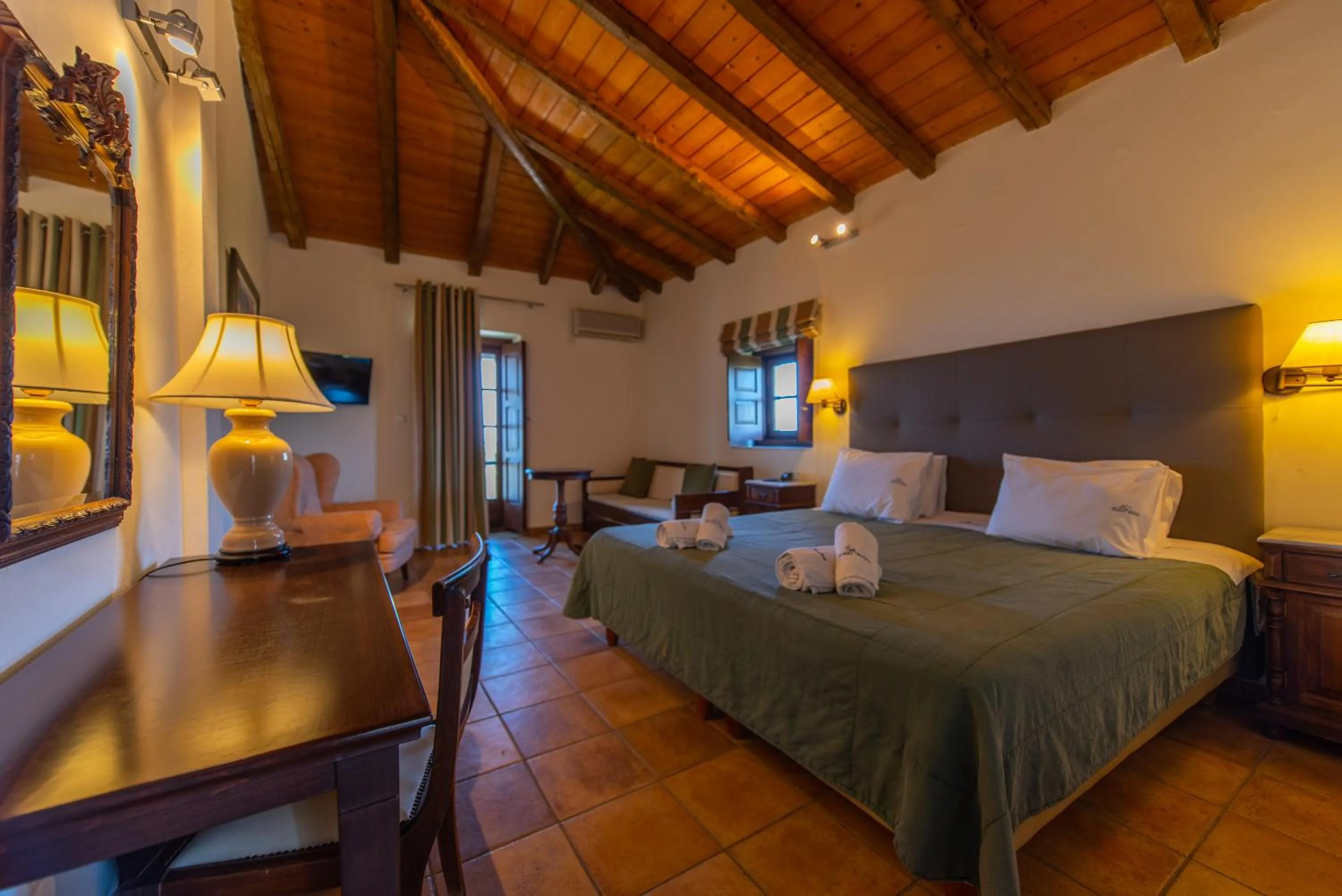 Photo of the whole room, Bed in Kastro Maini