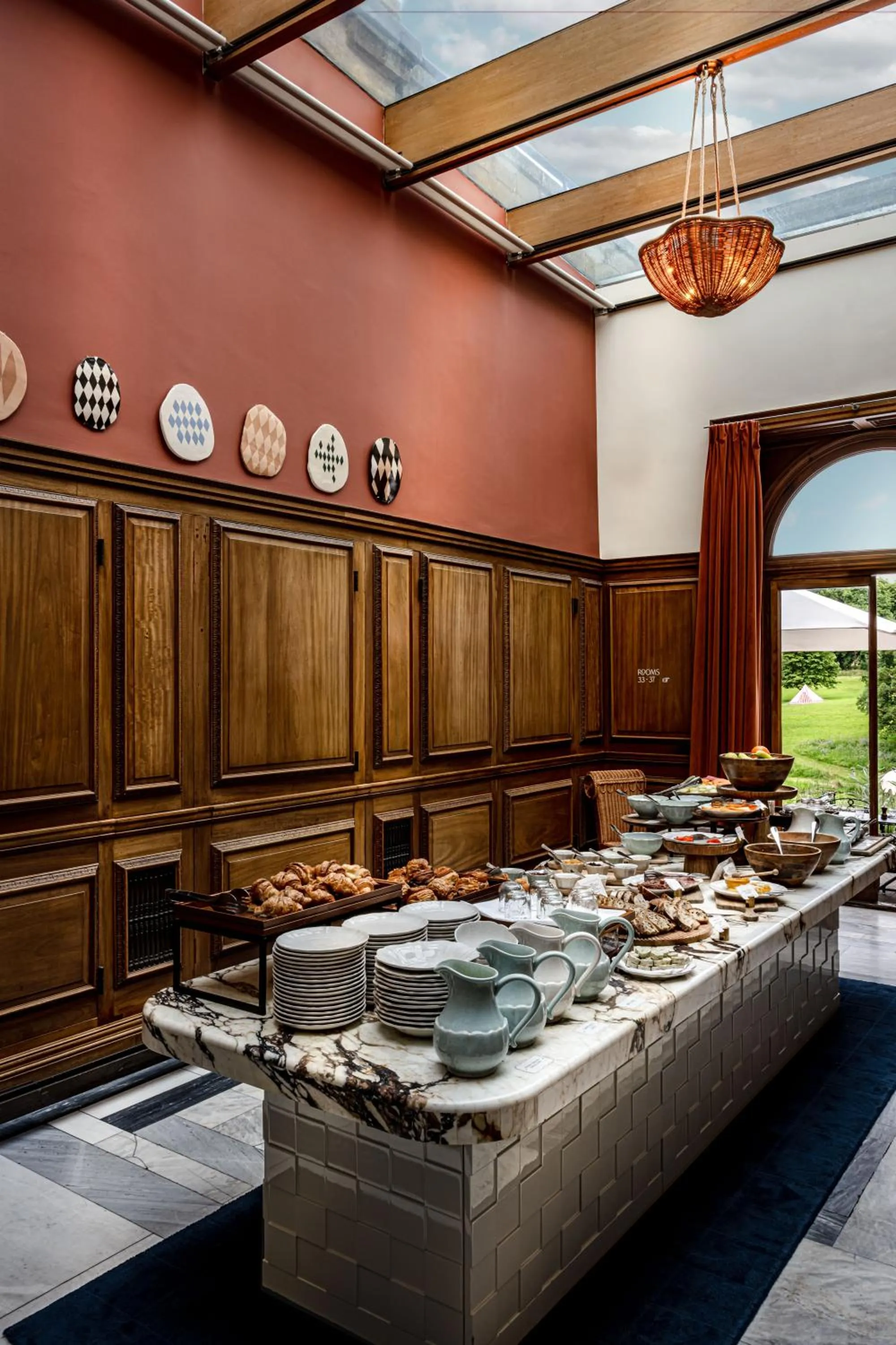 Restaurant/places to eat in Cowley Manor Experimental