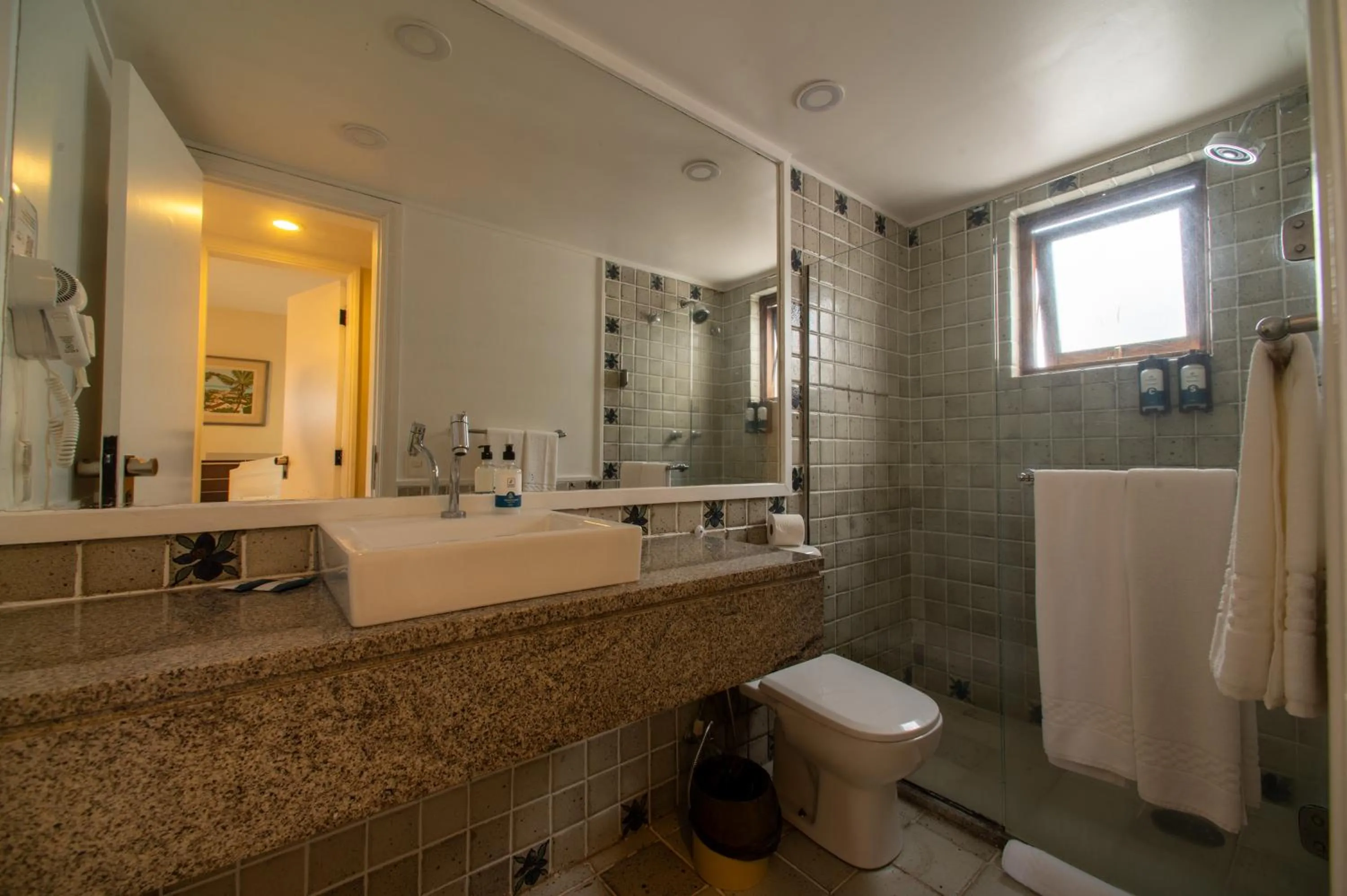 Toilet in Jatiúca Suites Resort by Slaviero Hotéis