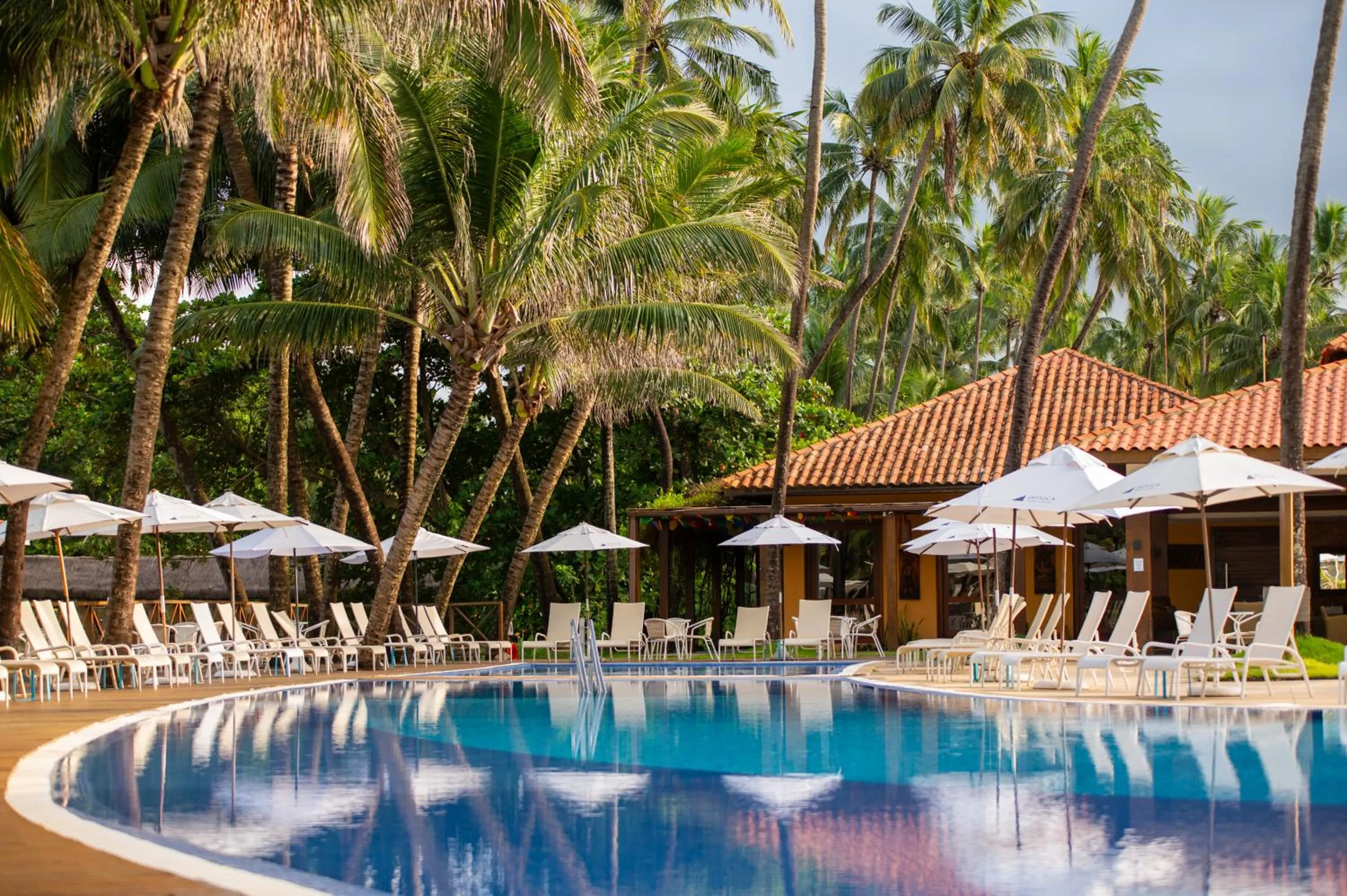 Pool view in Jatiúca Suites Resort by Slaviero Hotéis