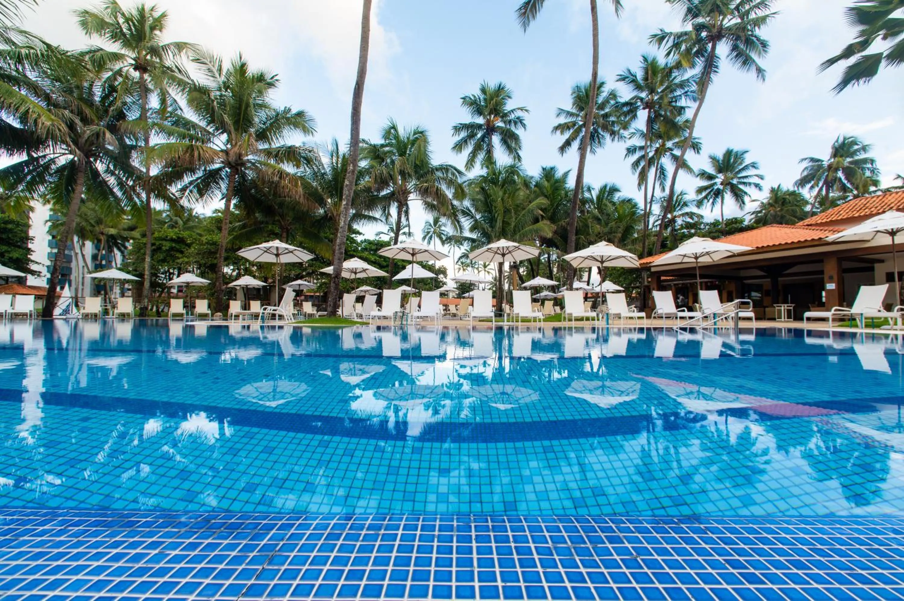 Pool view in Jatiúca Suites Resort by Slaviero Hotéis