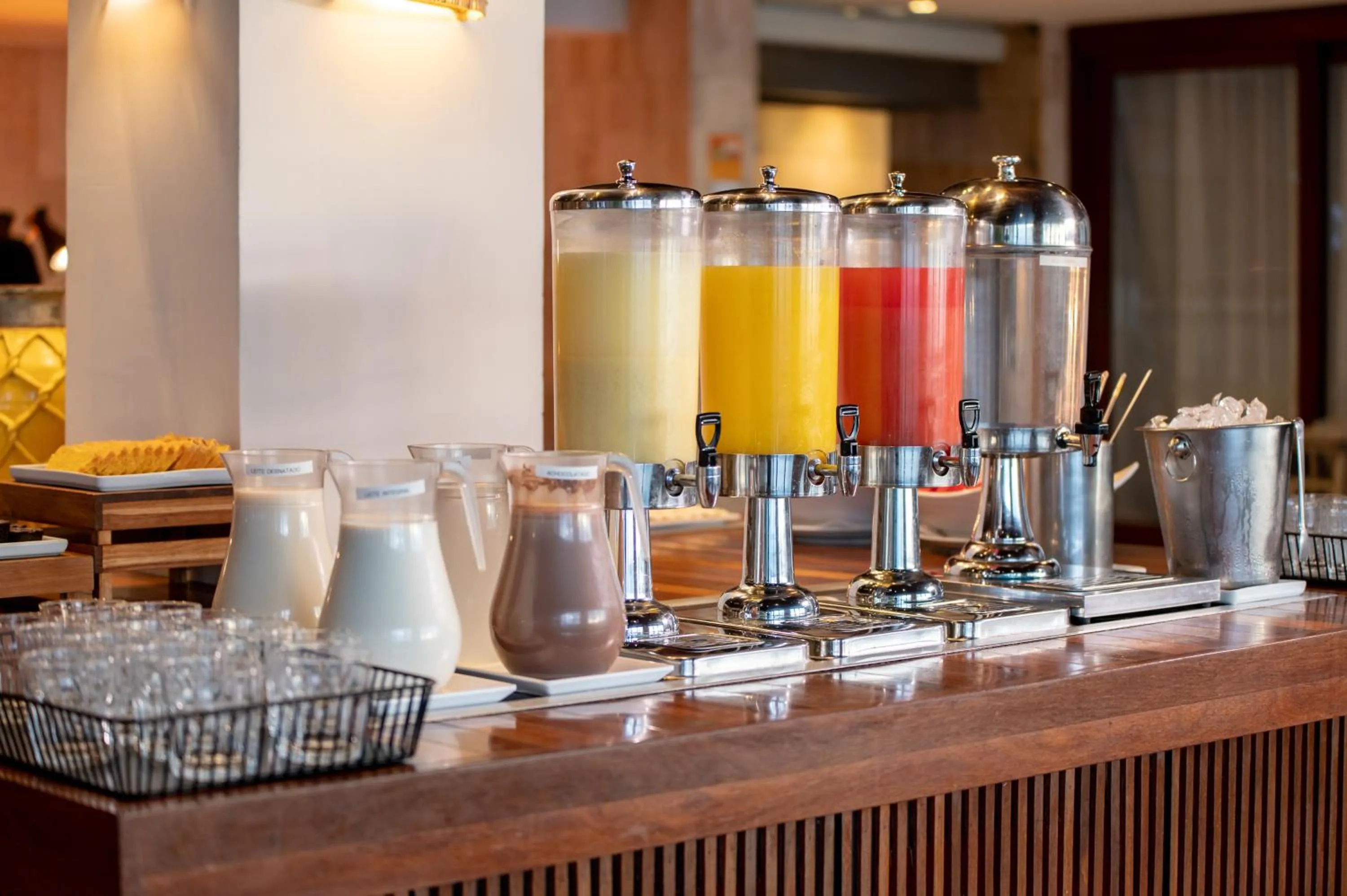 Breakfast in Jatiúca Suites Resort by Slaviero Hotéis