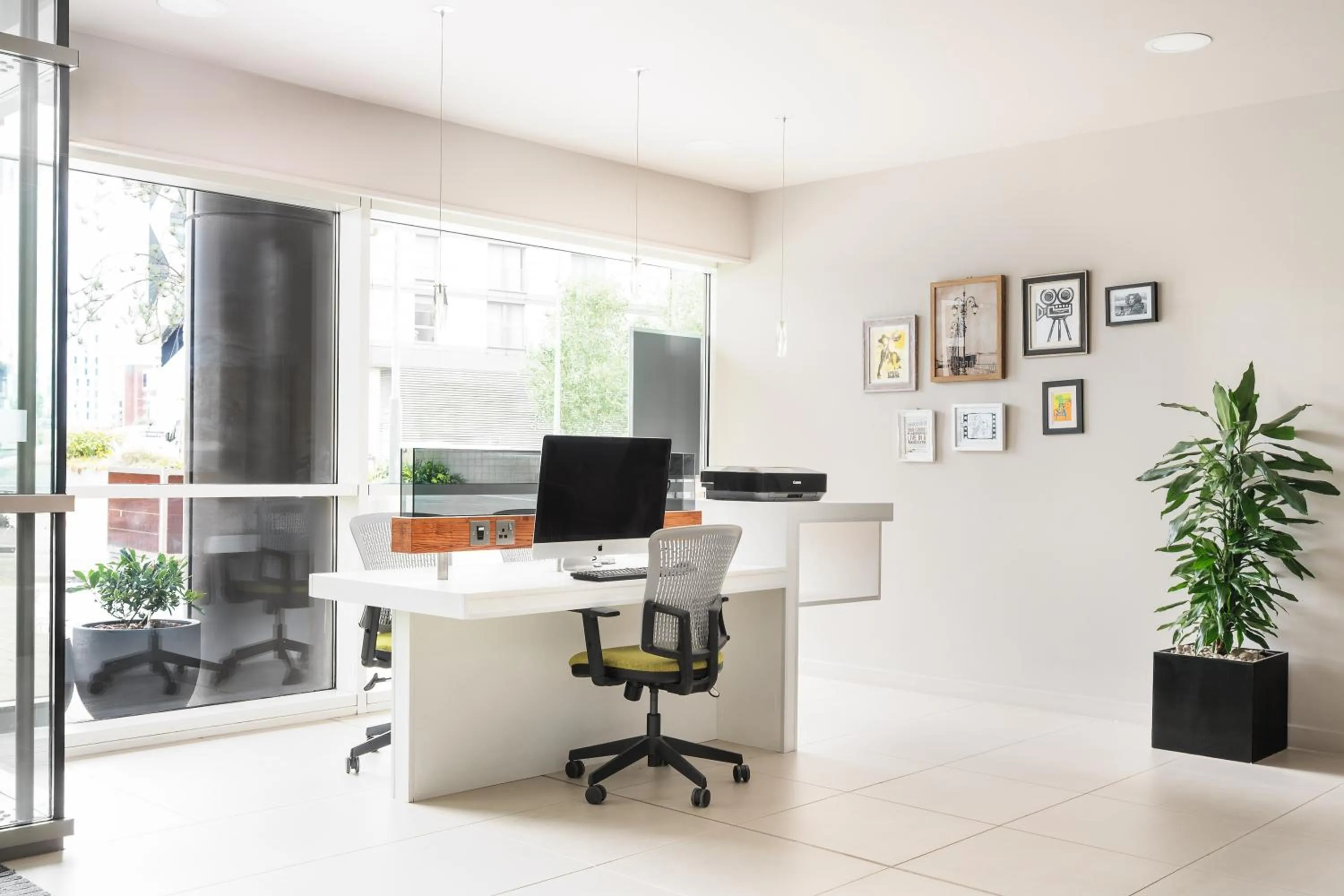 Lobby or reception in Holiday Inn Manchester-Mediacityuk by IHG