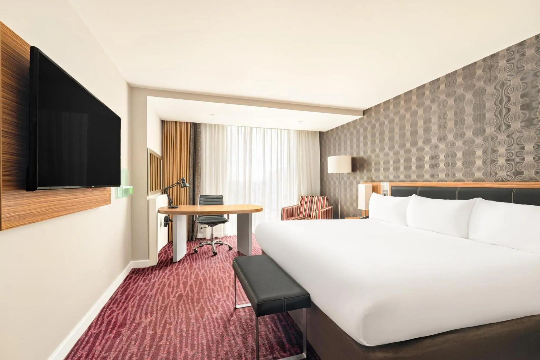 Photo of the whole room, Bed in Holiday Inn Manchester-Mediacityuk by IHG