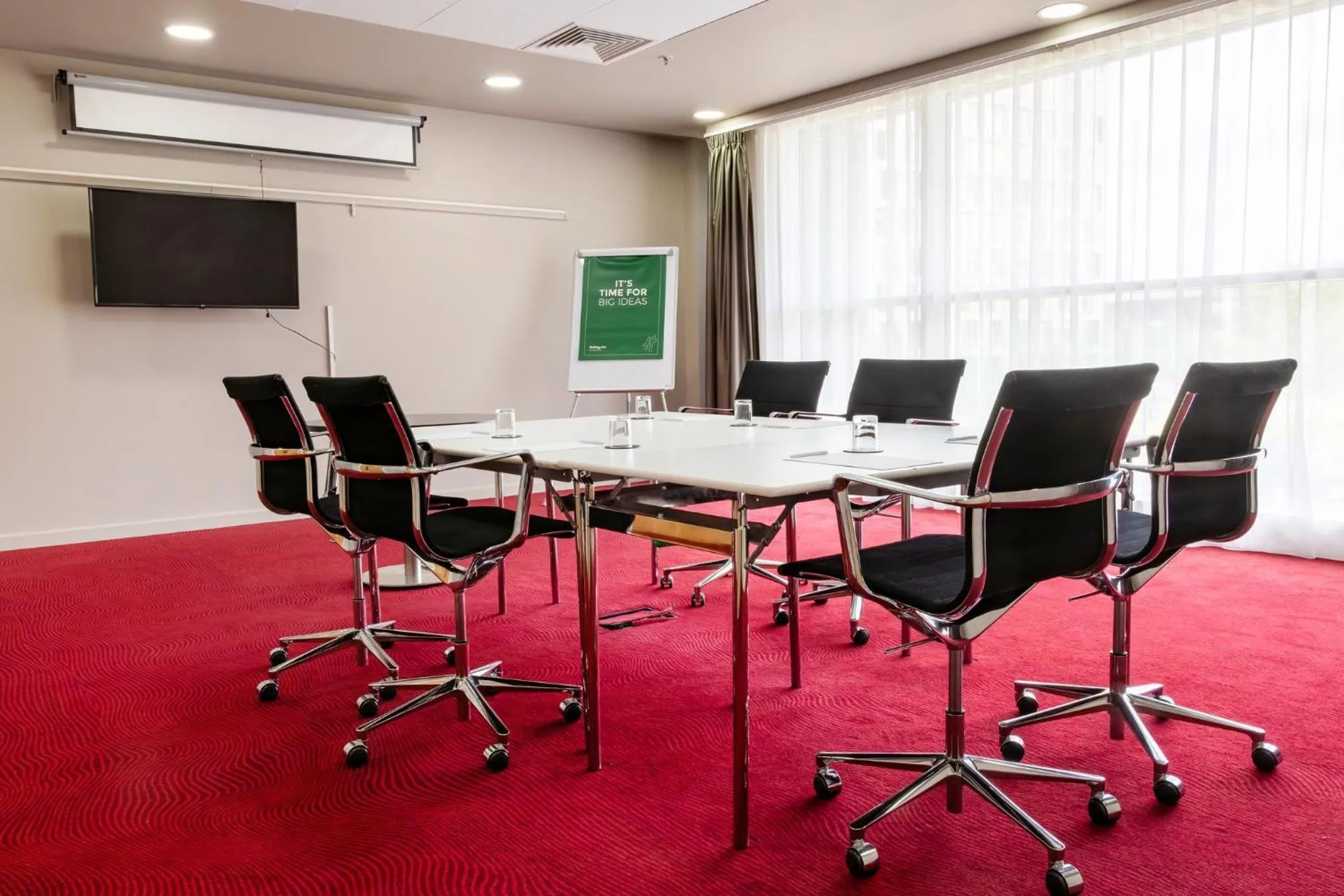Meeting/conference room in Holiday Inn Manchester-Mediacityuk by IHG