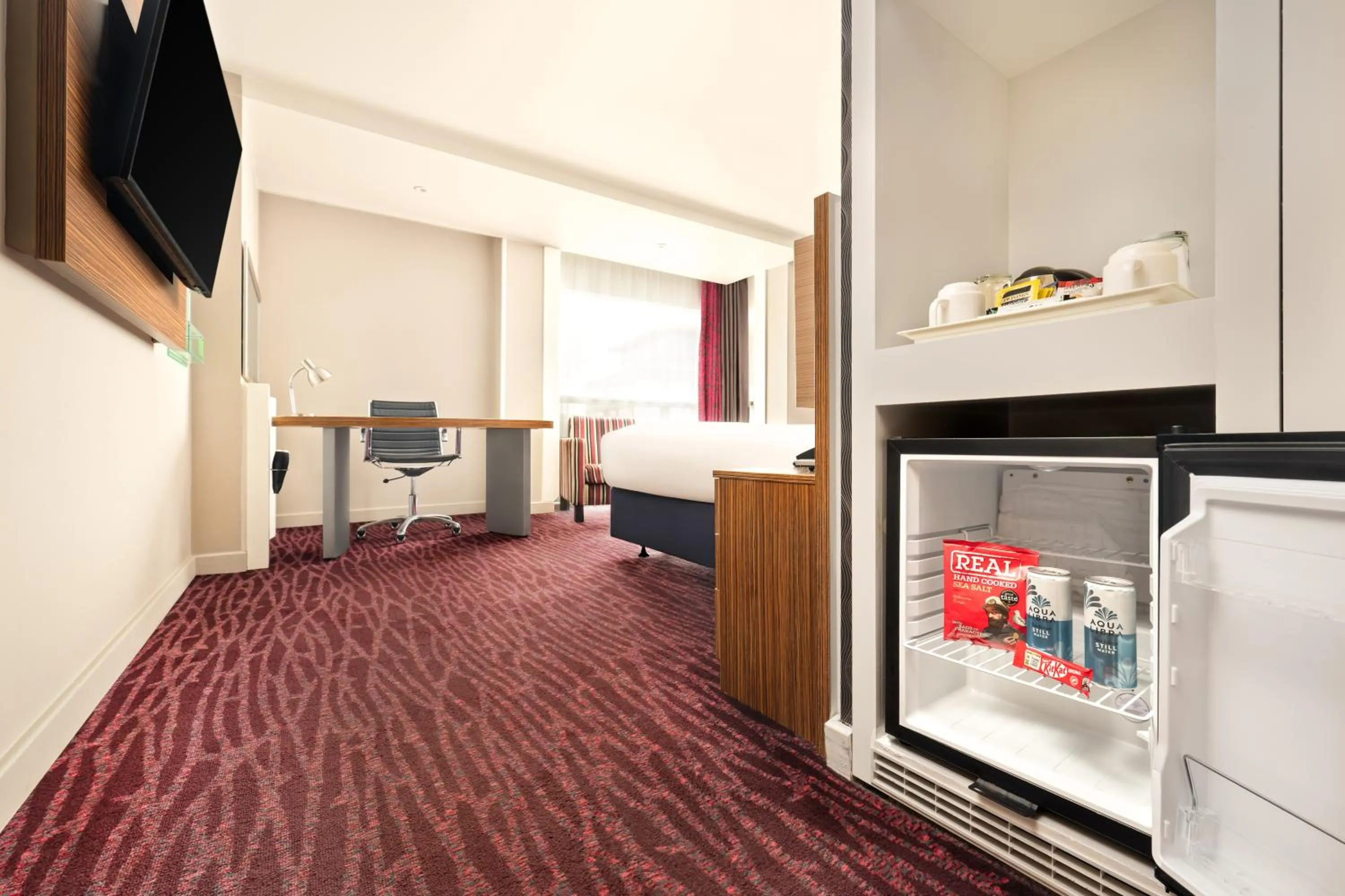 Bedroom in Holiday Inn Manchester-Mediacityuk by IHG