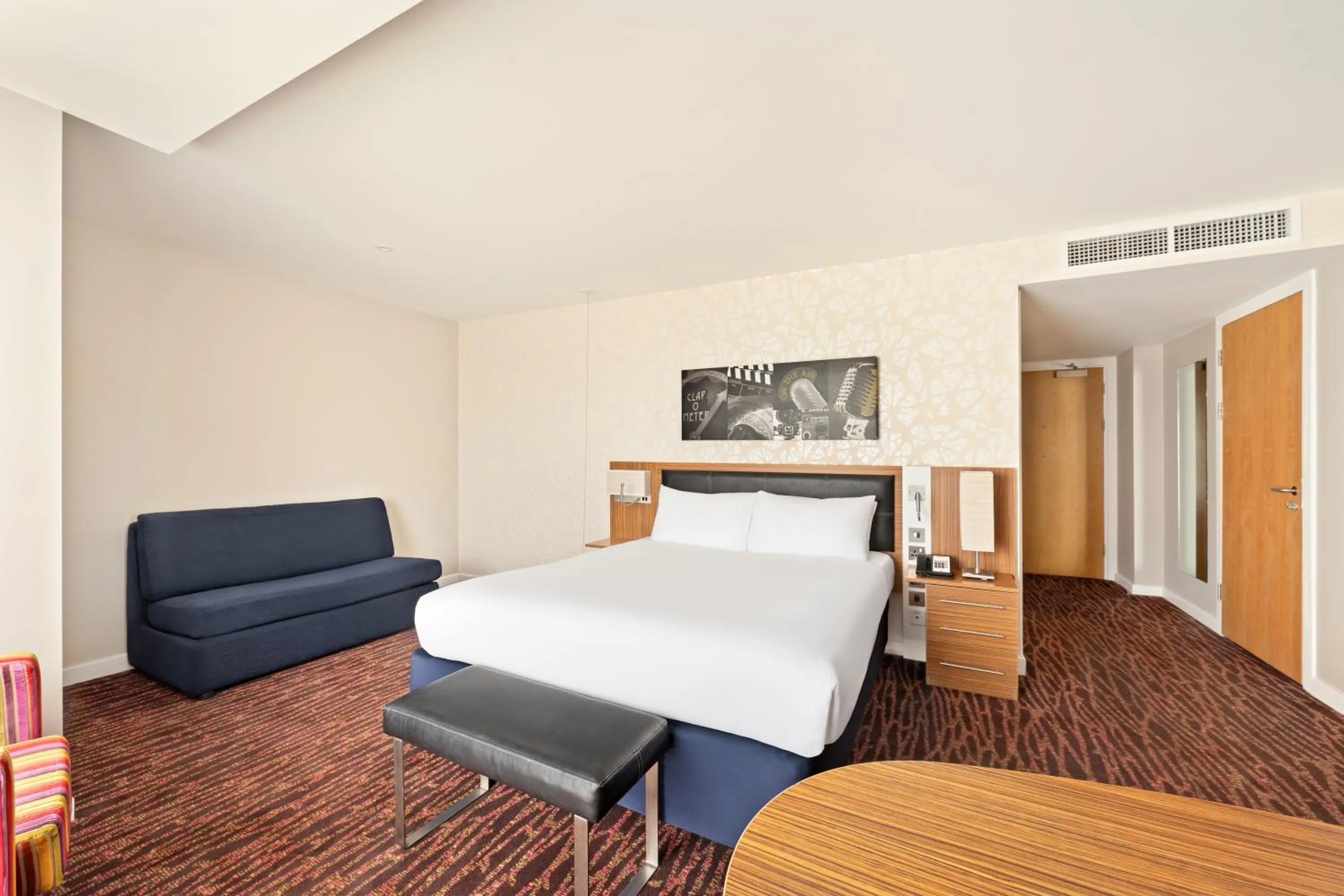 Bed in Holiday Inn Manchester-Mediacityuk by IHG