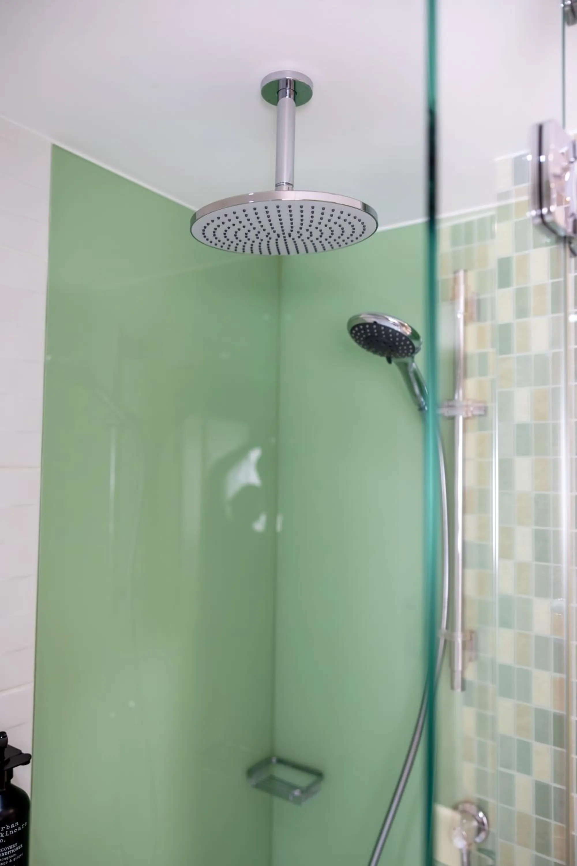 Shower in Holiday Inn Manchester-Mediacityuk by IHG