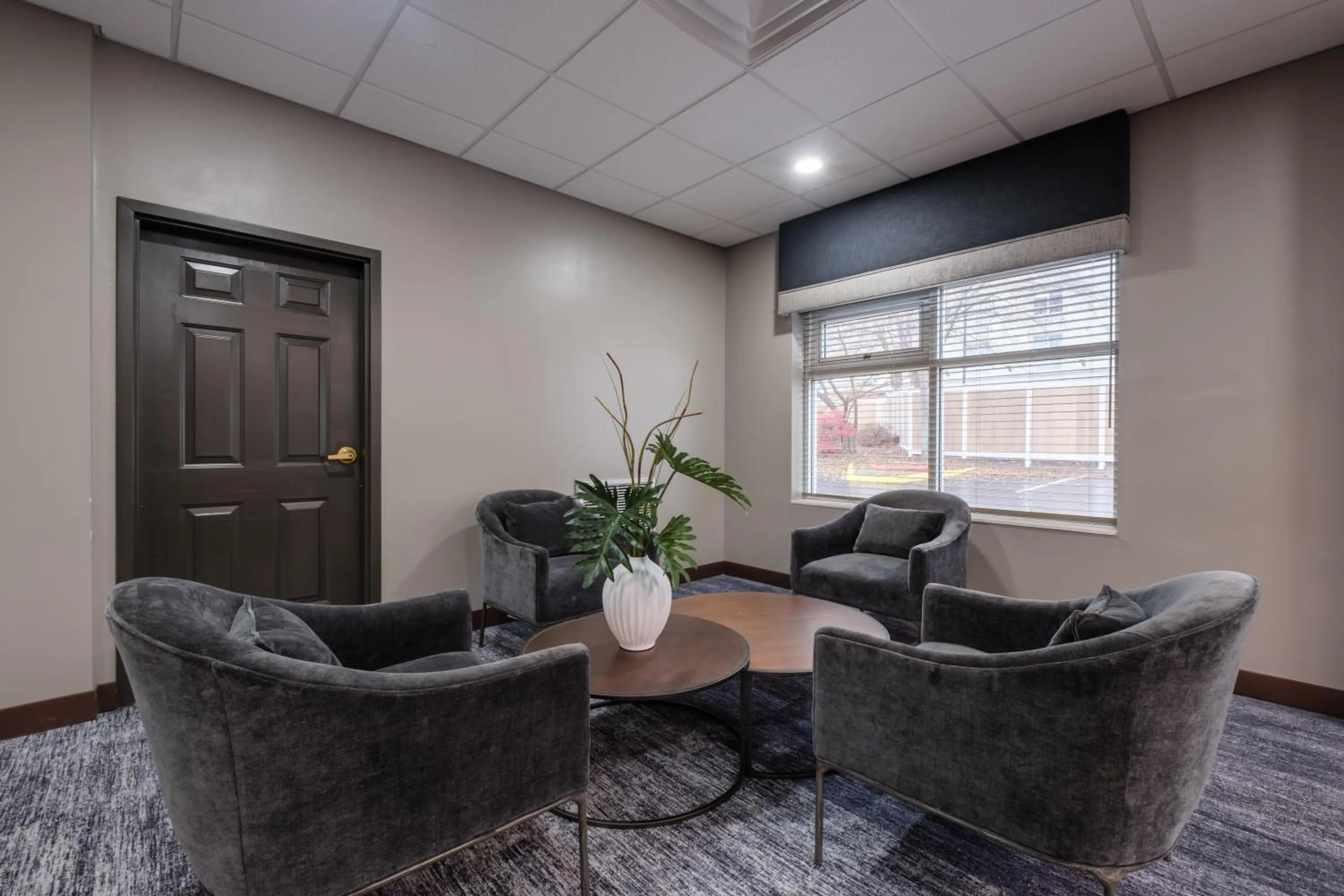 Meeting/conference room in Four Points by Sheraton Louisville Airport