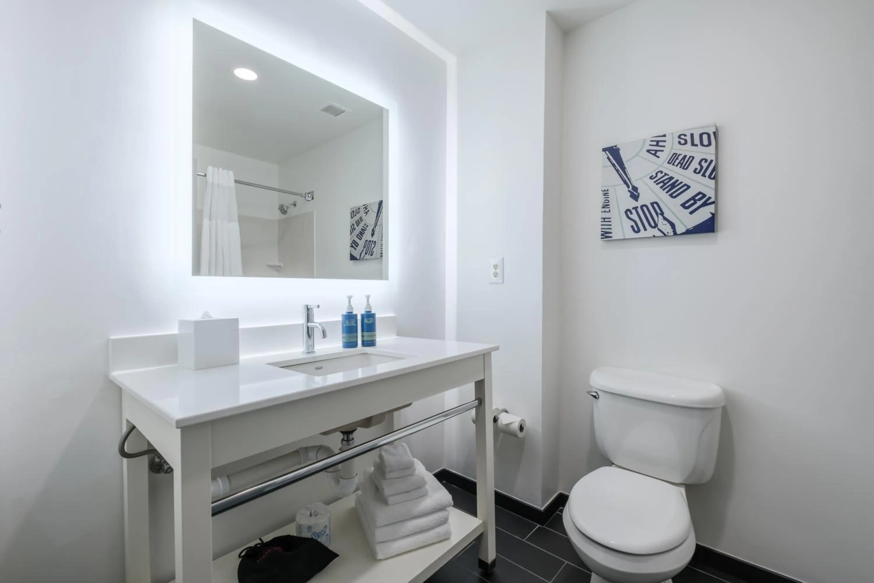 Toilet in Four Points by Sheraton Louisville Airport