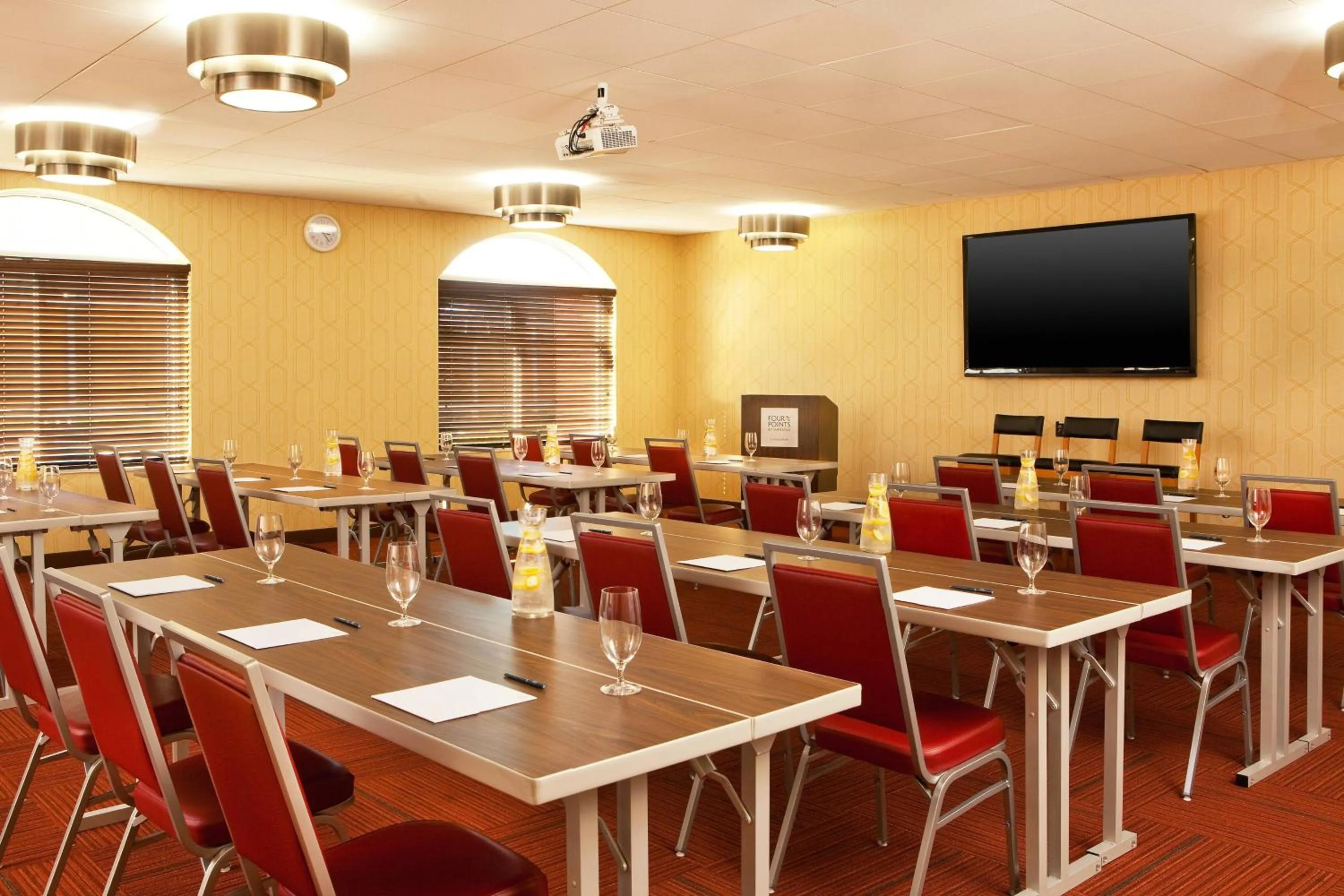 Meeting/conference room in Four Points by Sheraton Louisville Airport